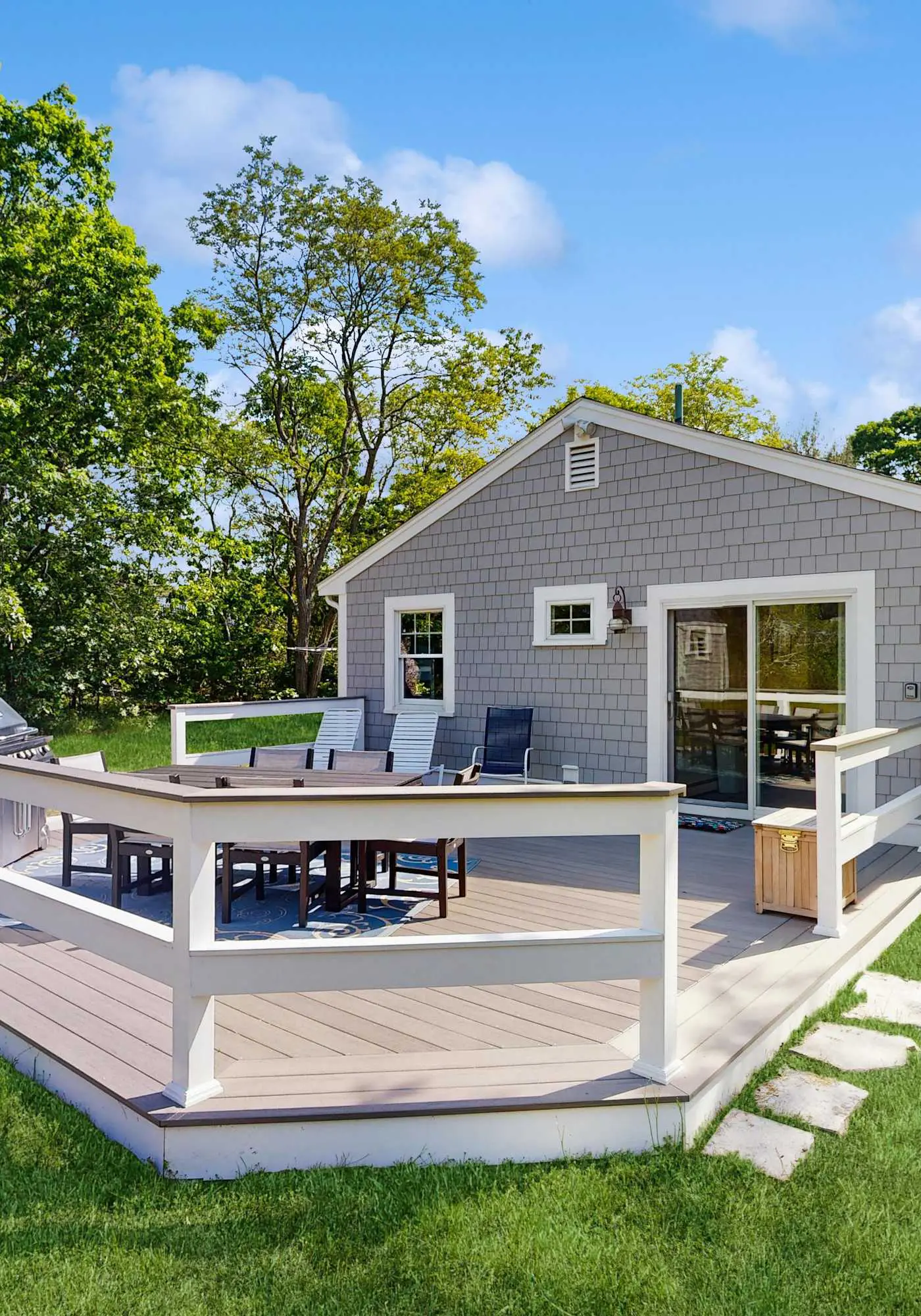 Massasoit Hills House, Close to Beach with AC, Yard & Deck