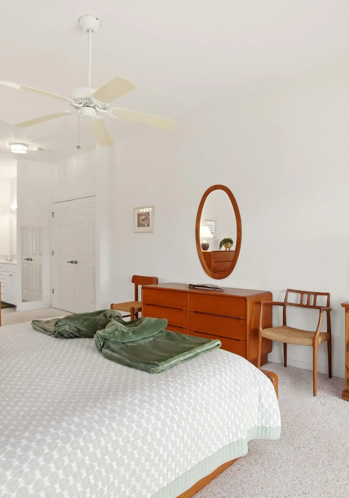 Gorgeous home with private pool & outdoor space, dock