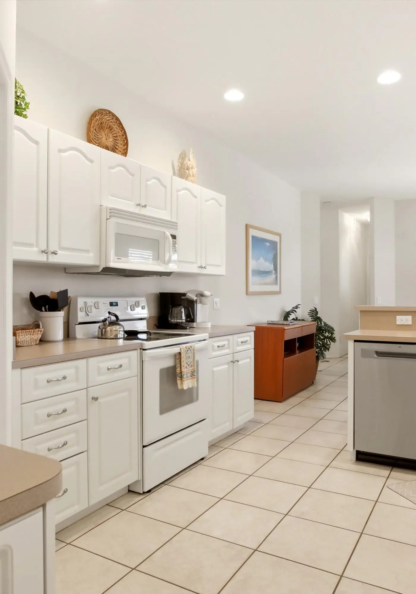 Gorgeous home with private pool & outdoor space, dock