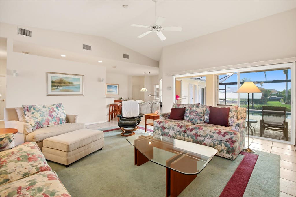 Gorgeous home with private pool & outdoor space, dock