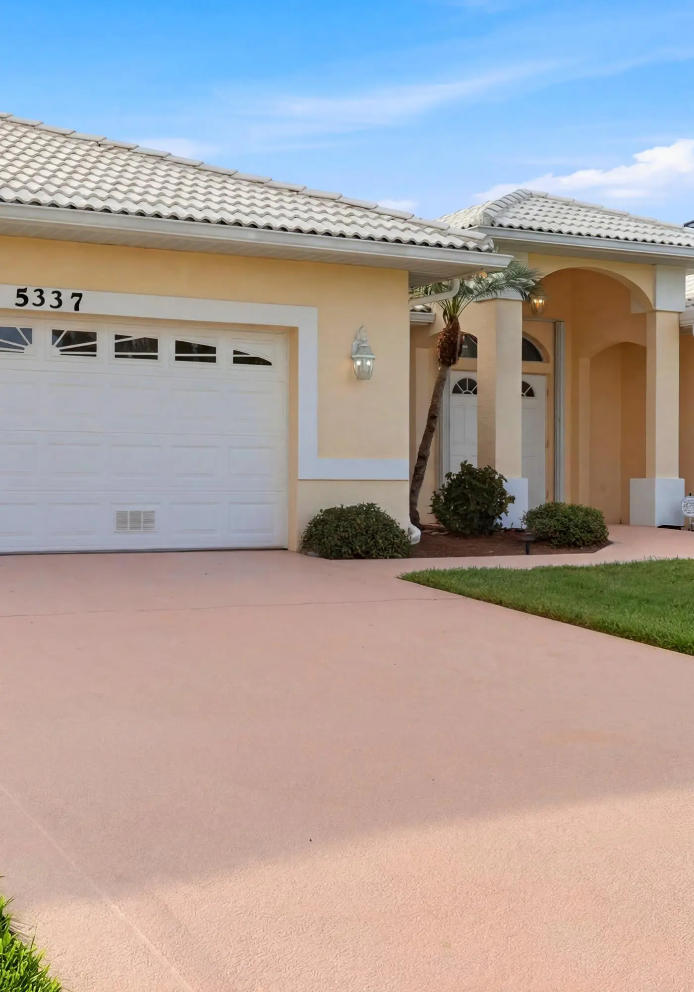 Gorgeous home with private pool & outdoor space, dock