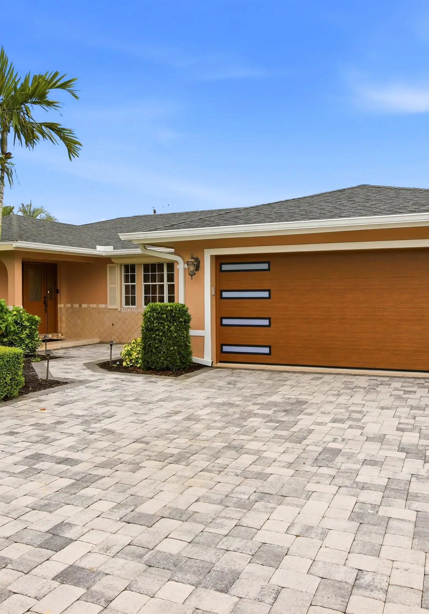 Spacious 3 Bedroom Naples Home with Private Pool and Near Ocean Access