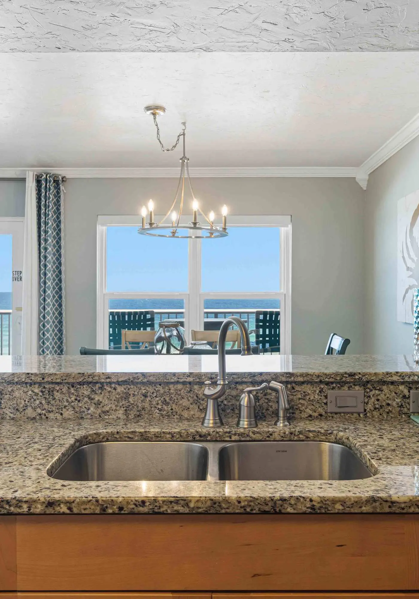 Islander Beach Resort Condo, Ocean Views, Pool 