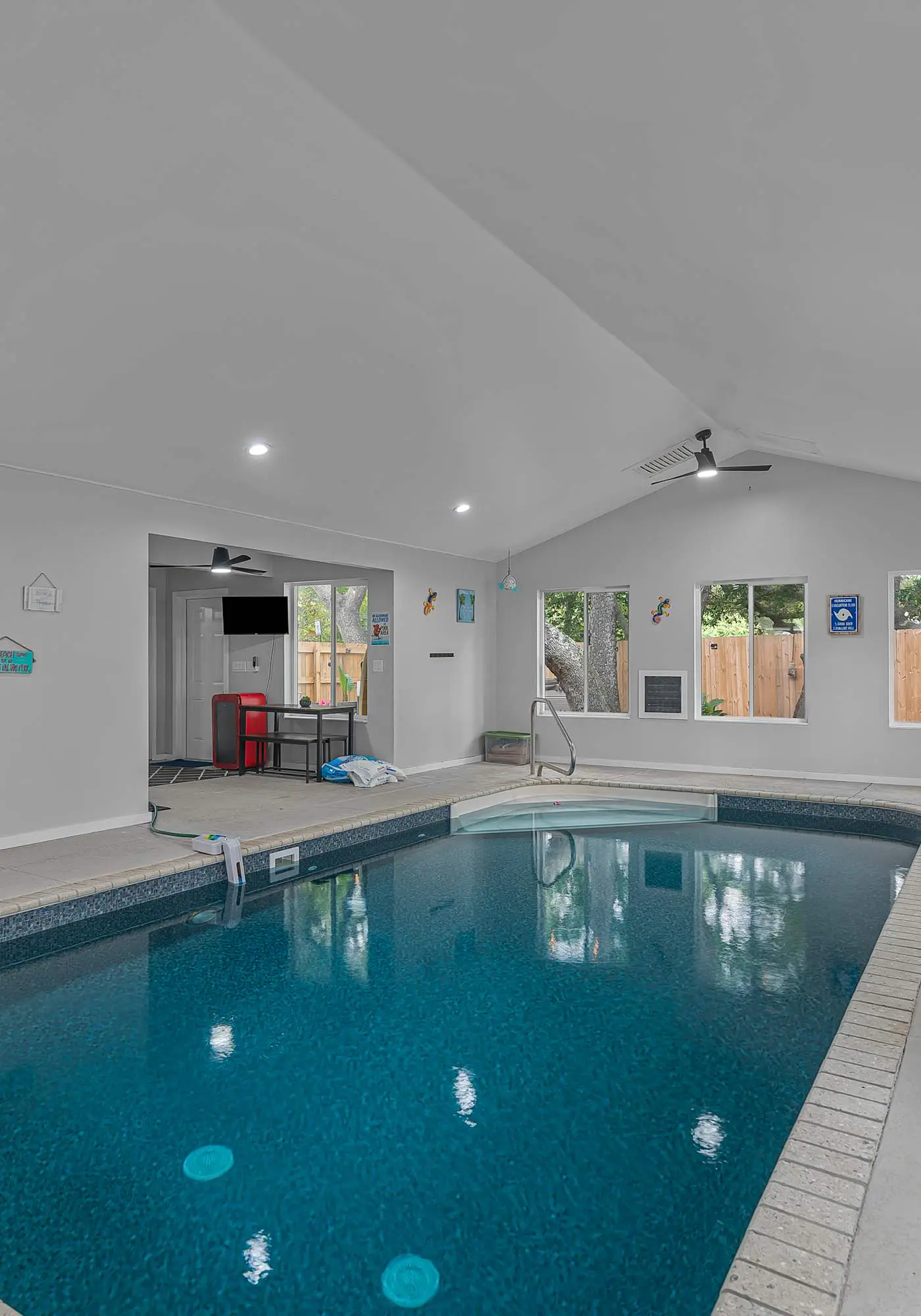 3BR Home, Indoor Pool, Hot Tub, Dog Friendly 