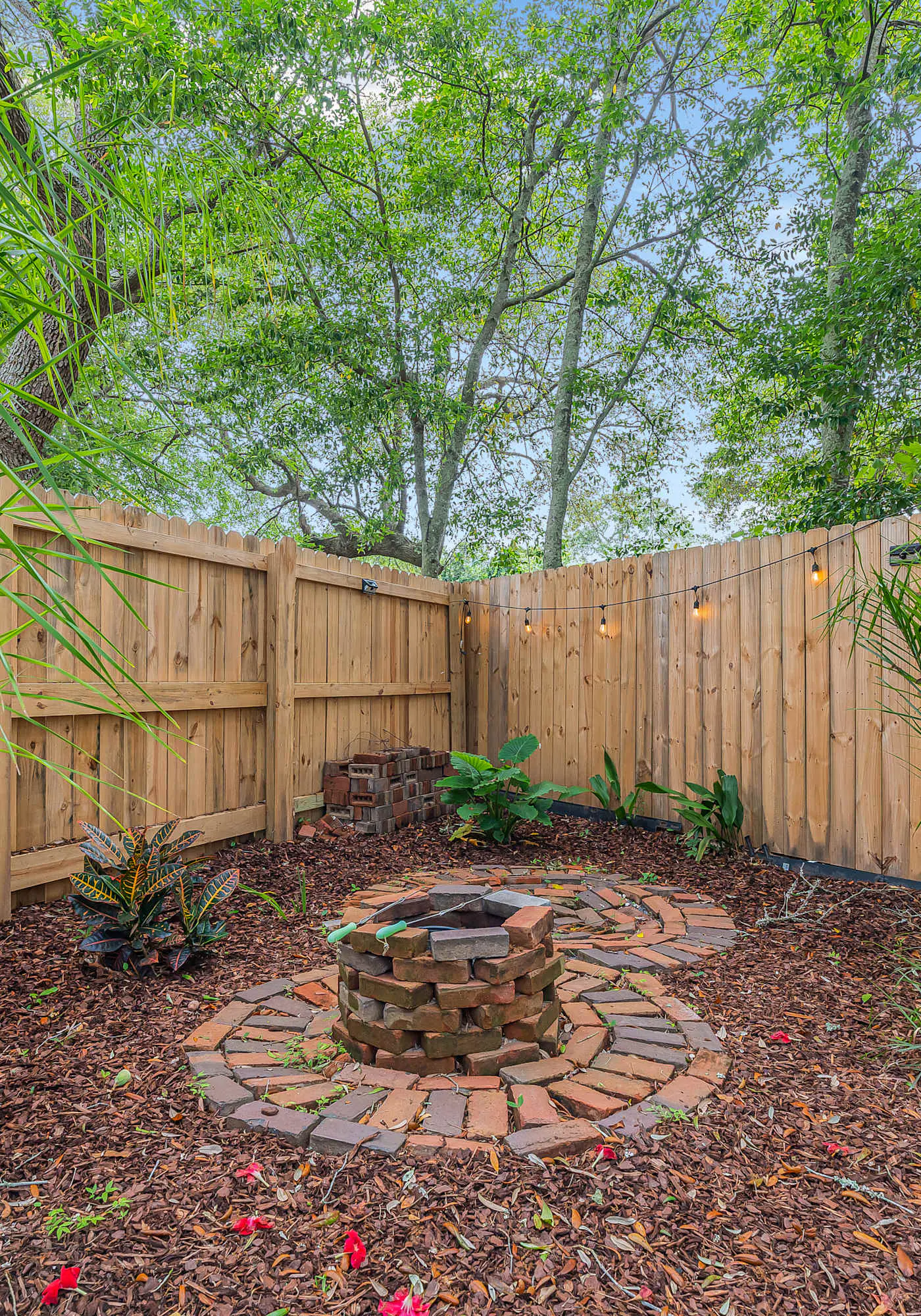 3BR Home, Indoor Pool, Hot Tub, Dog Friendly 