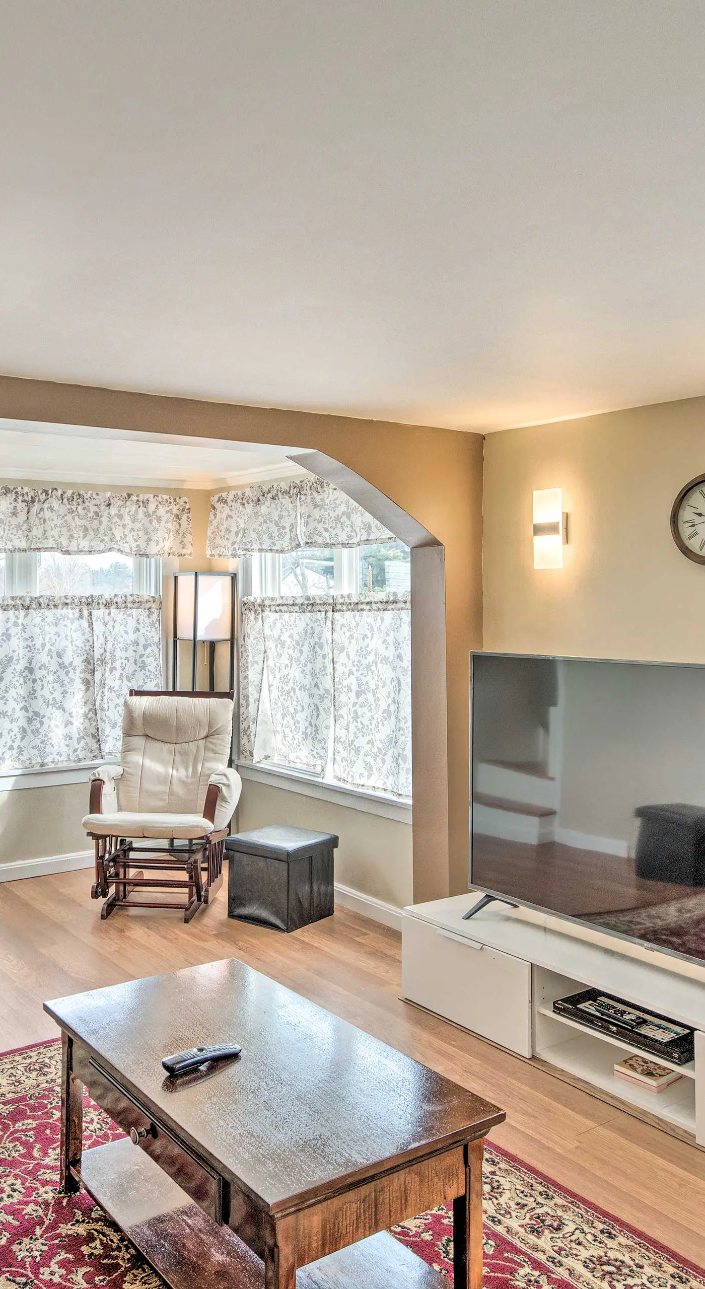 Historic Meredith Home: Walk to Town Center!