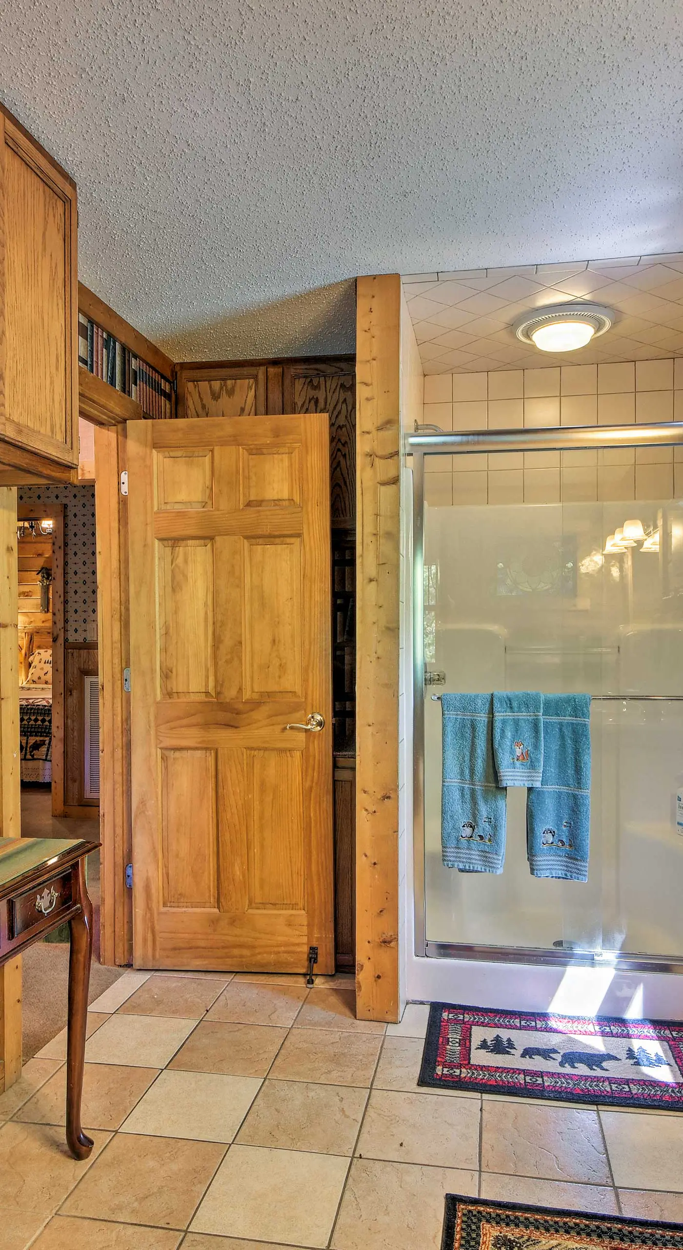 Tenn River Cabin w/ Hot Tub - 10 Mi to Chattanooga