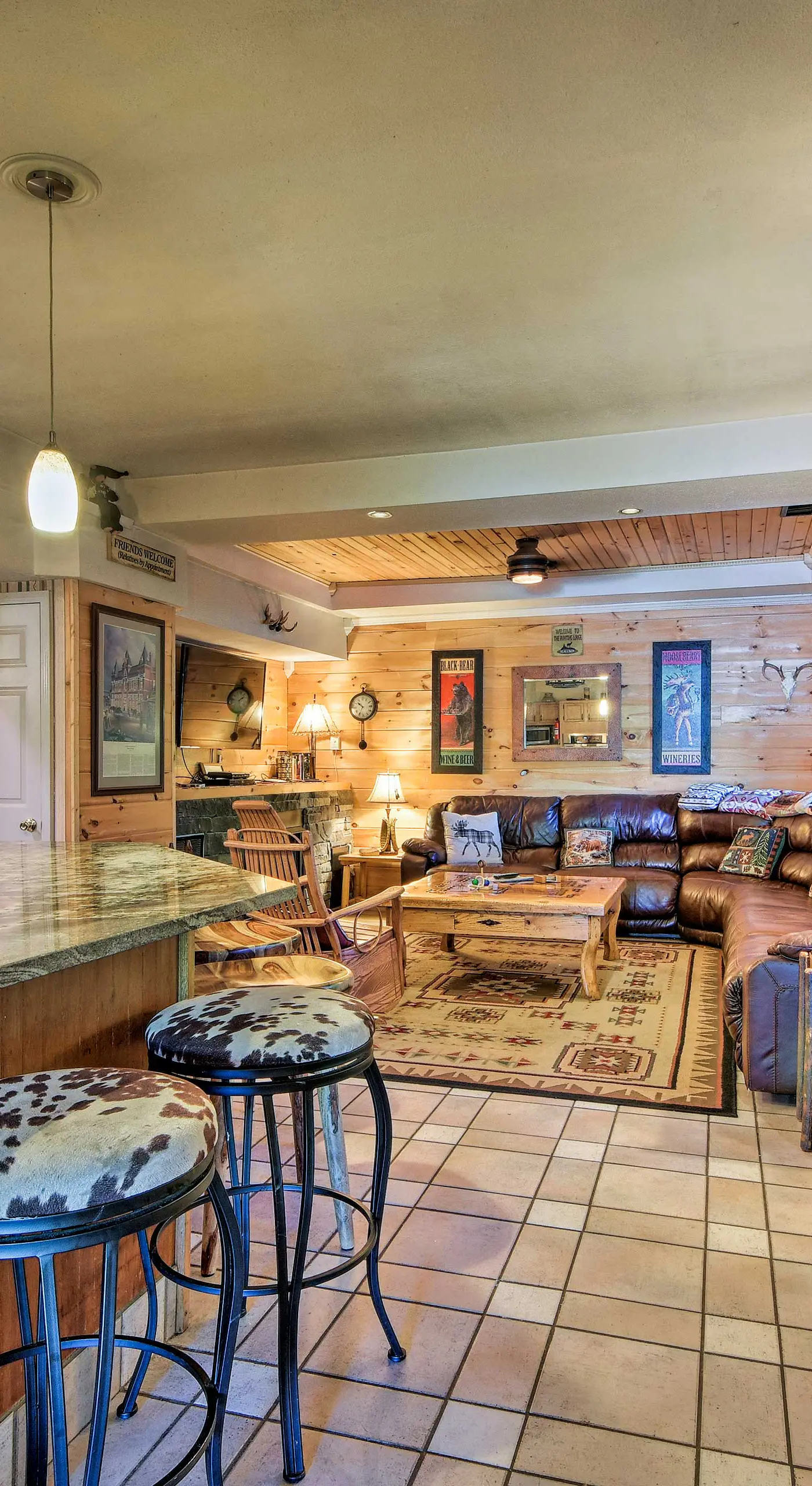 Tenn River Cabin w/ Hot Tub - 10 Mi to Chattanooga