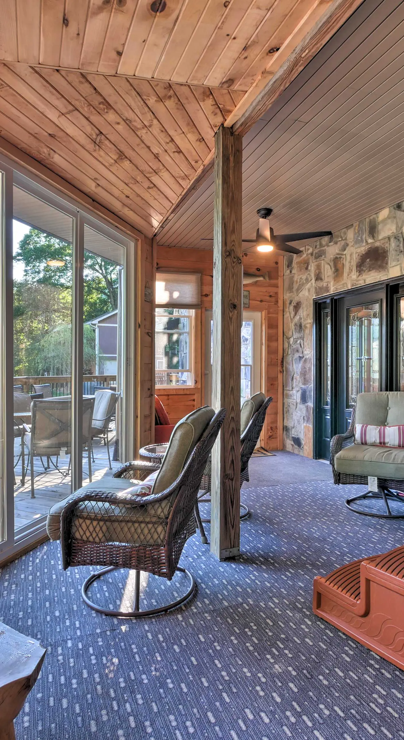 Tenn River Cabin w/ Hot Tub - 10 Mi to Chattanooga