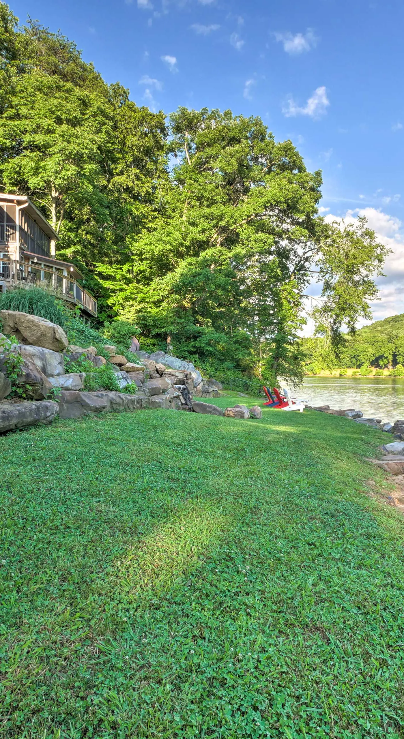 Tenn River Cabin w/ Hot Tub - 10 Mi to Chattanooga