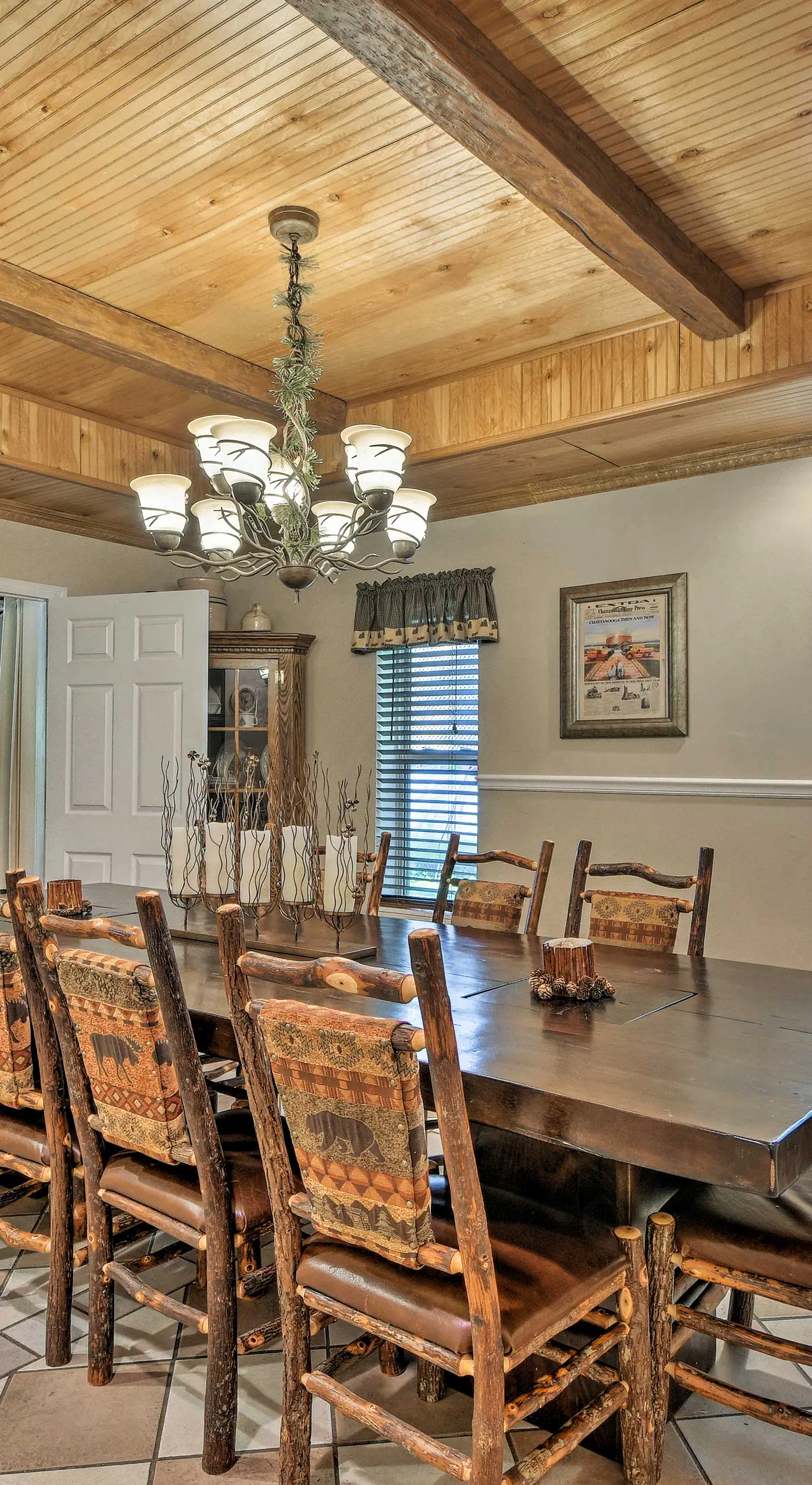 Tenn River Cabin w/ Hot Tub - 10 Mi to Chattanooga