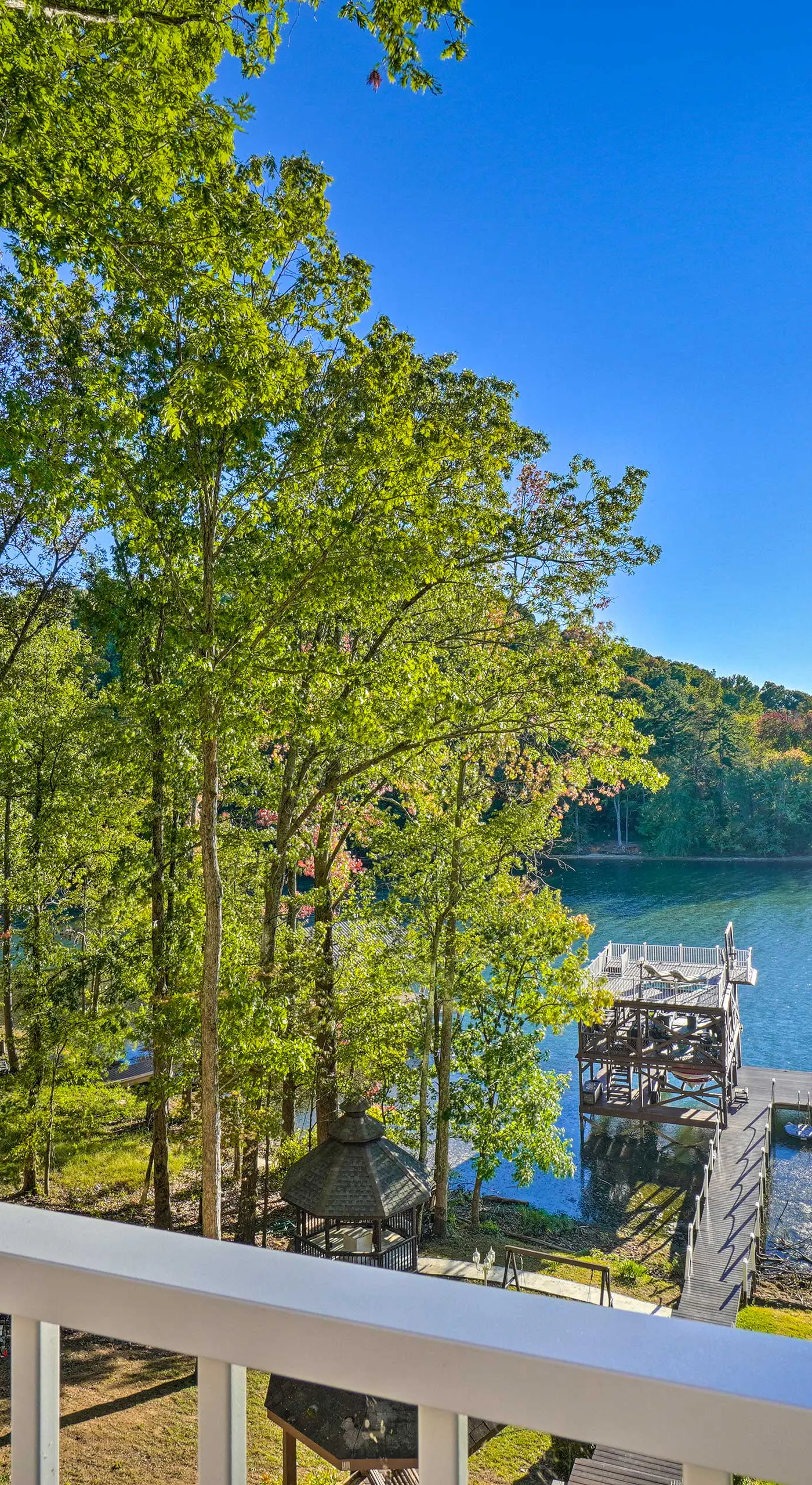 Luxe Lake Chickamauga Retreat w/ Boat Dock!