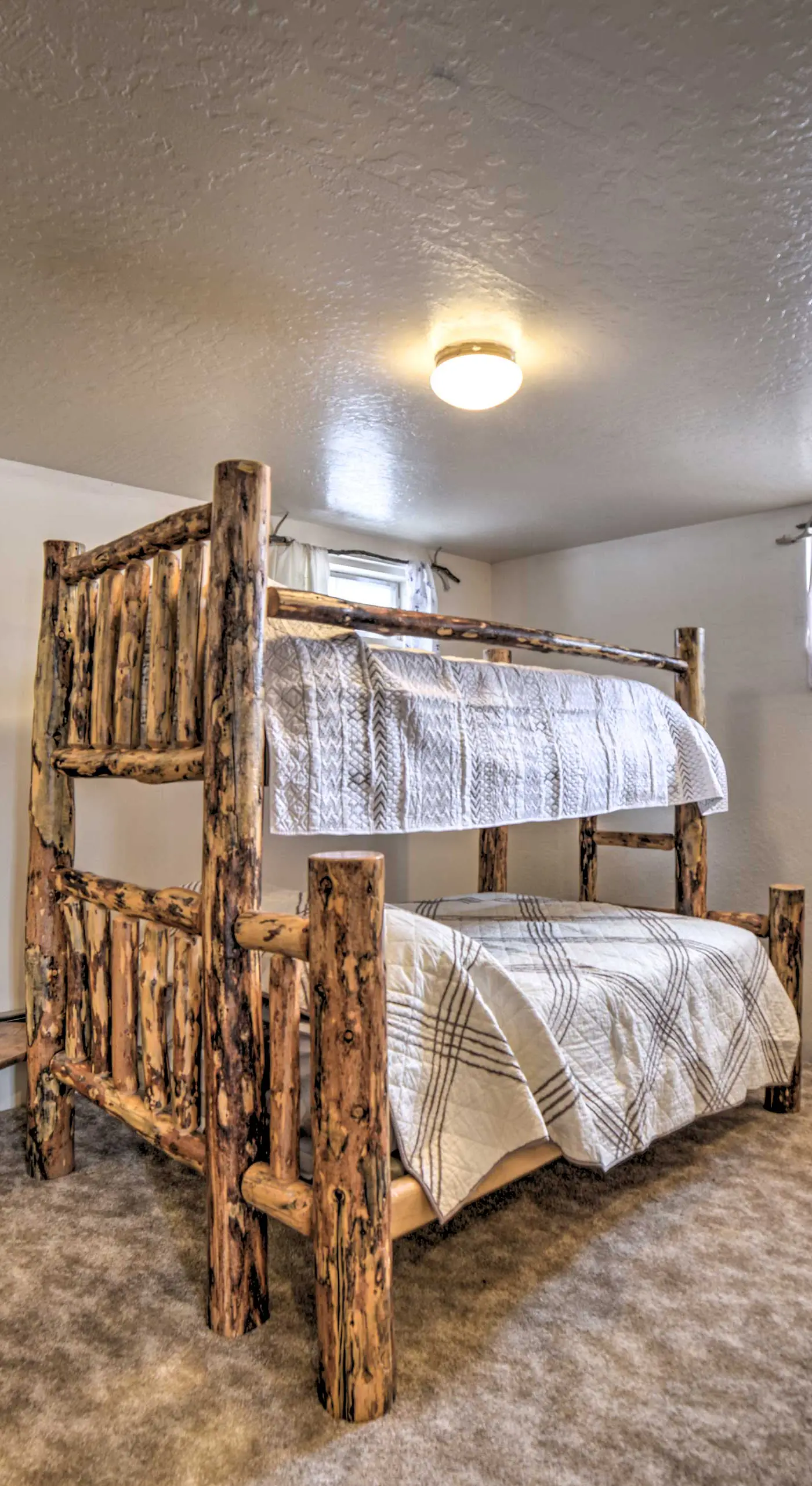 Cozy Durango Apt w/ Mtn View ~ 6 Mi to Downtown!