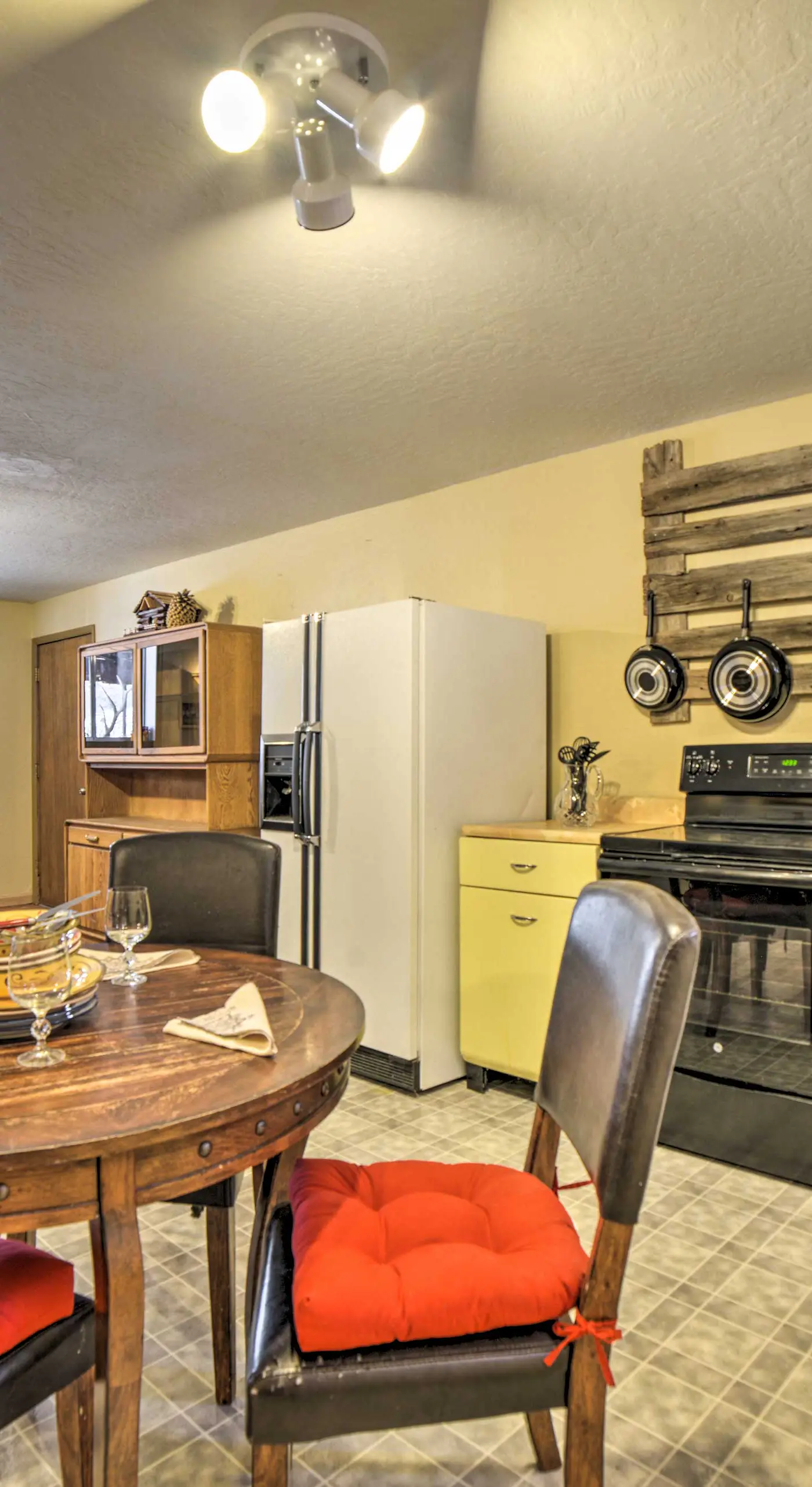 Cozy Durango Apt w/ Mtn View ~ 6 Mi to Downtown!