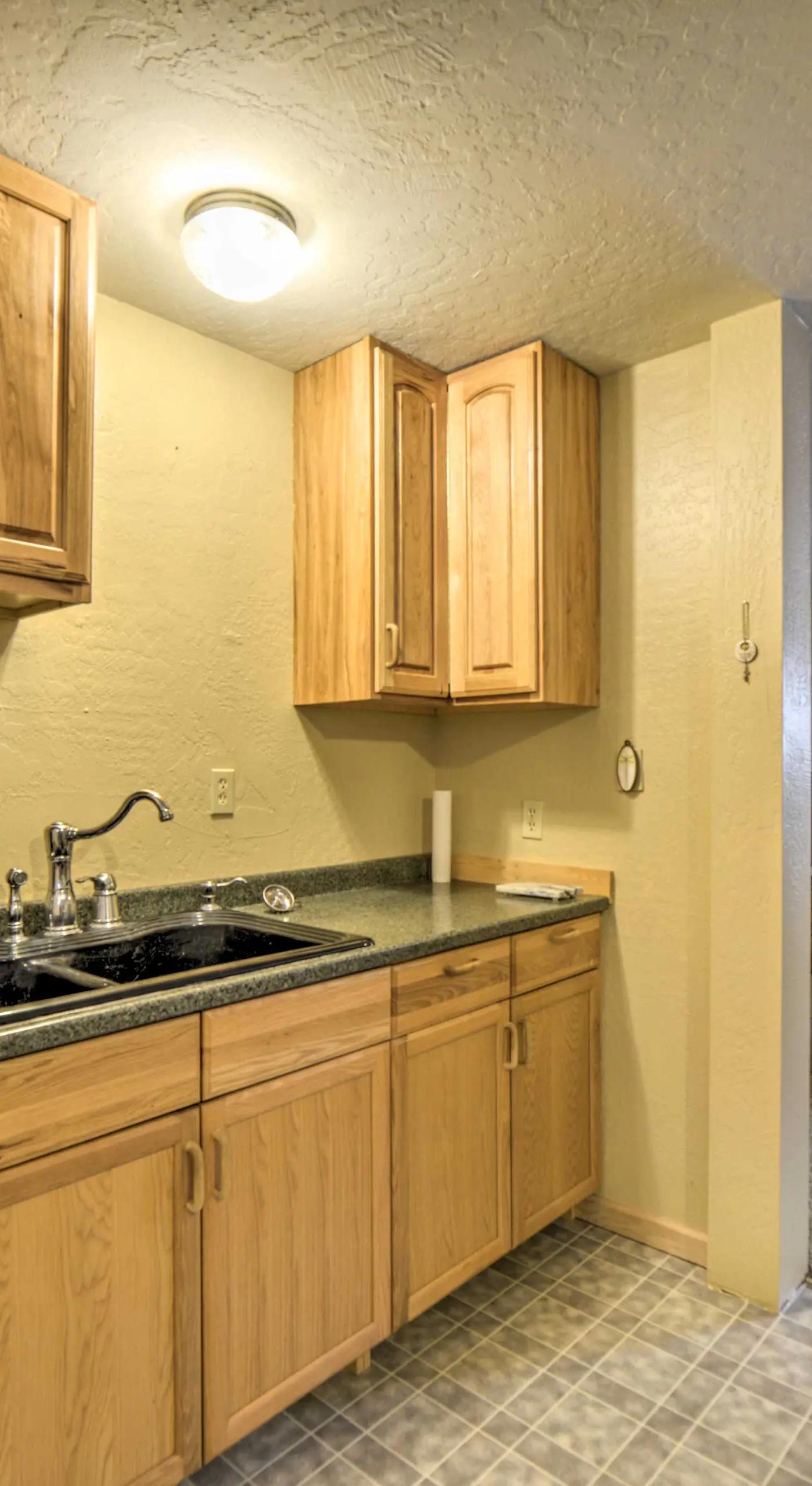 Cozy Durango Apt w/ Mtn View ~ 6 Mi to Downtown!