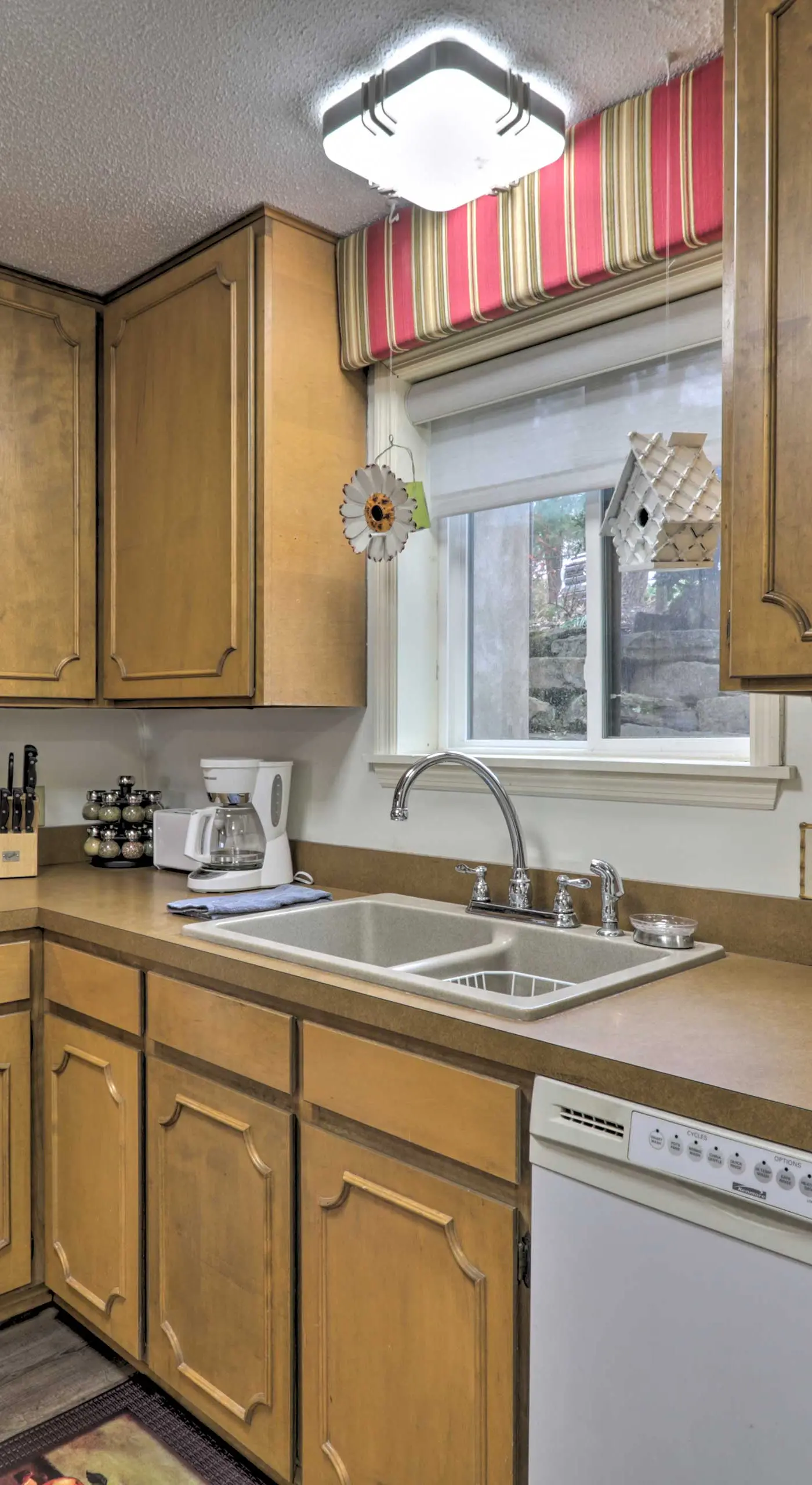 4 Mi to Lake: Unit w/ Pool Access in Fairfield Bay