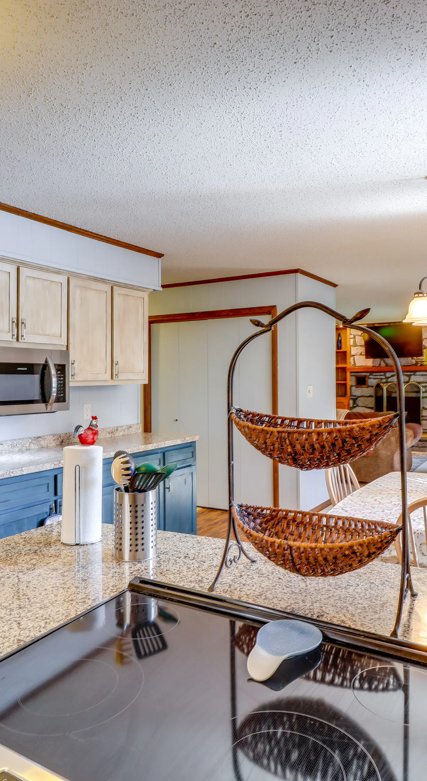Fairfield Bay Getaway < 10 Mi to Boating & Hiking