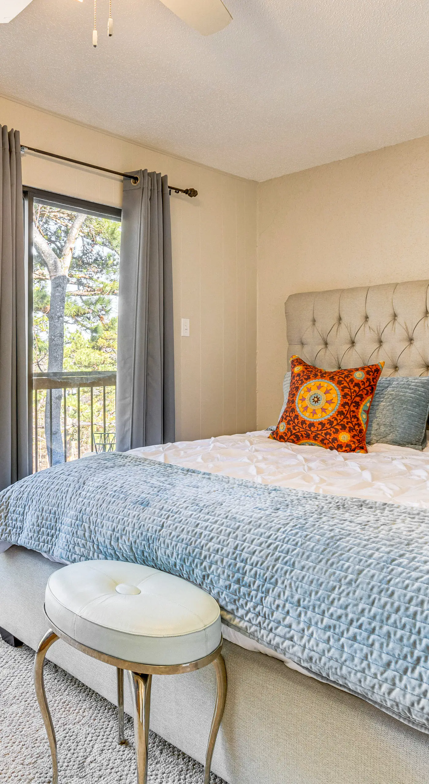 4 Mi to Greers Ferry Lake: Condo w/ Deck & Balcony