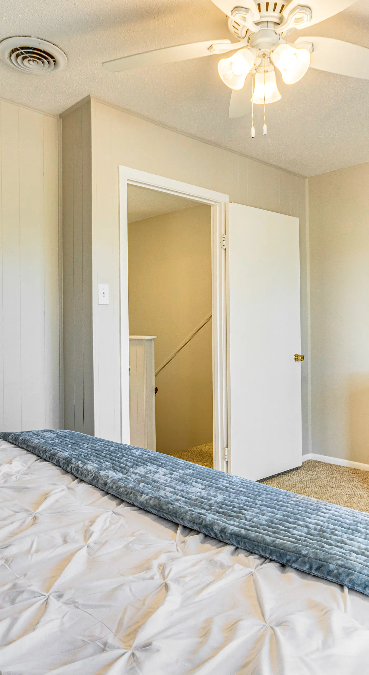 4 Mi to Greers Ferry Lake: Condo w/ Deck & Balcony