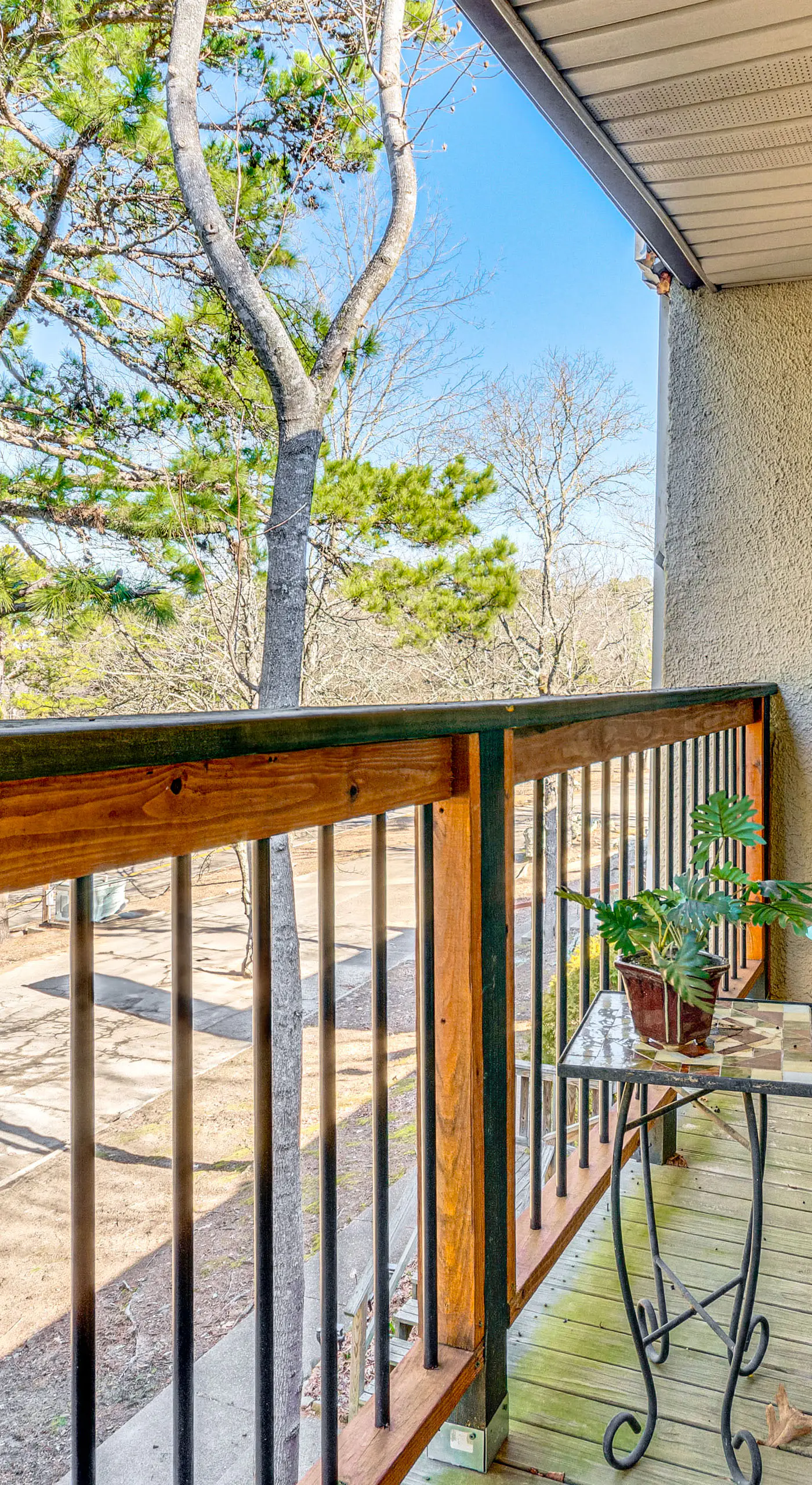 4 Mi to Greers Ferry Lake: Condo w/ Deck & Balcony