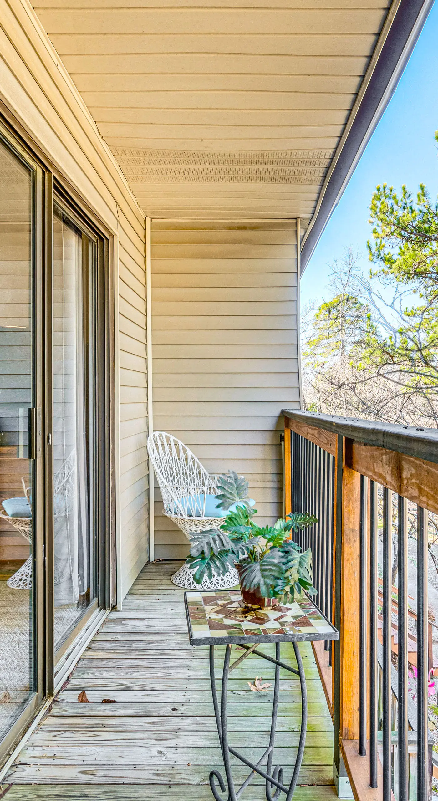 4 Mi to Greers Ferry Lake: Condo w/ Deck & Balcony