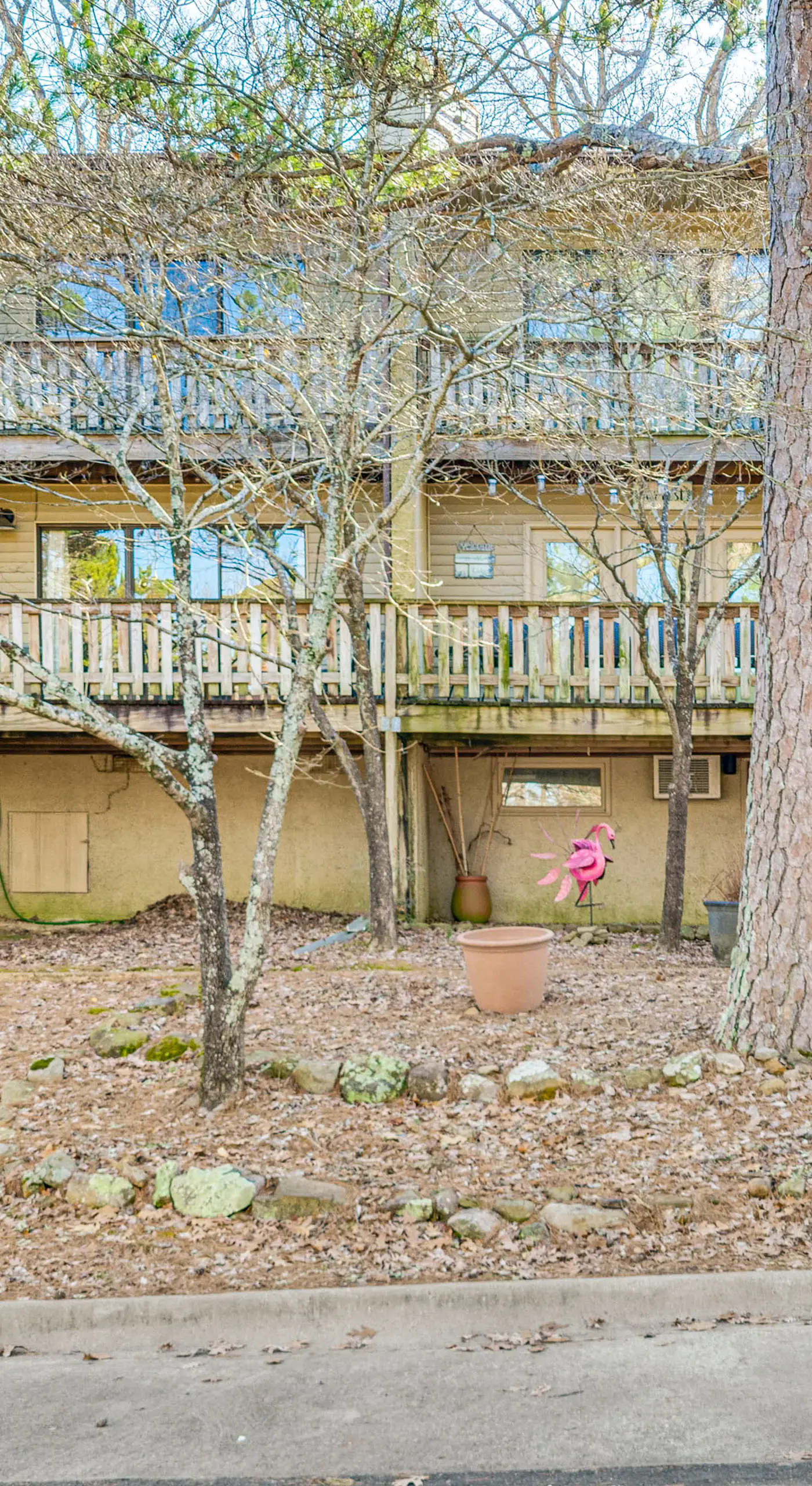4 Mi to Greers Ferry Lake: Condo w/ Deck & Balcony