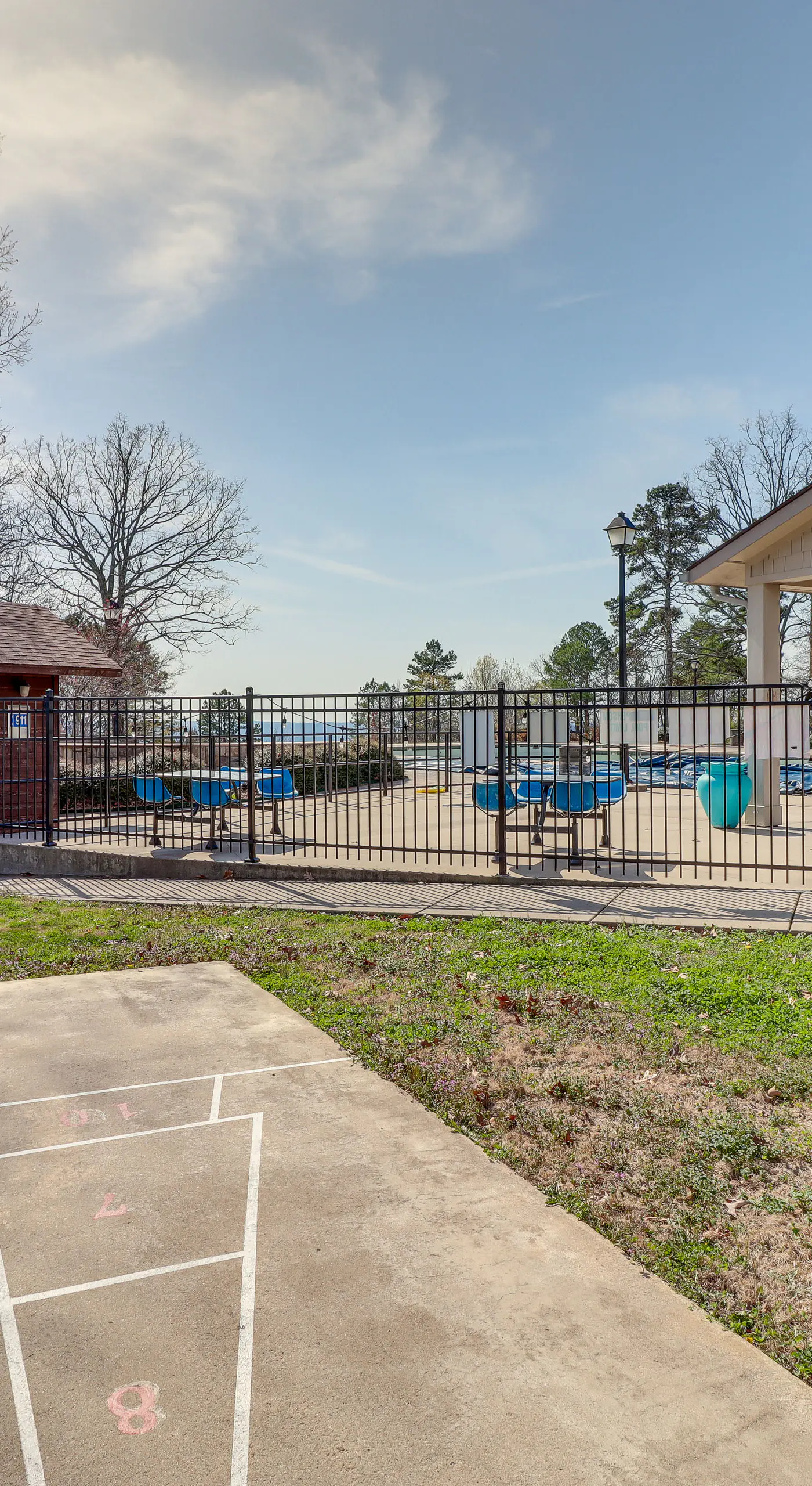 4 Mi to Greers Ferry Lake: Condo w/ Deck & Balcony