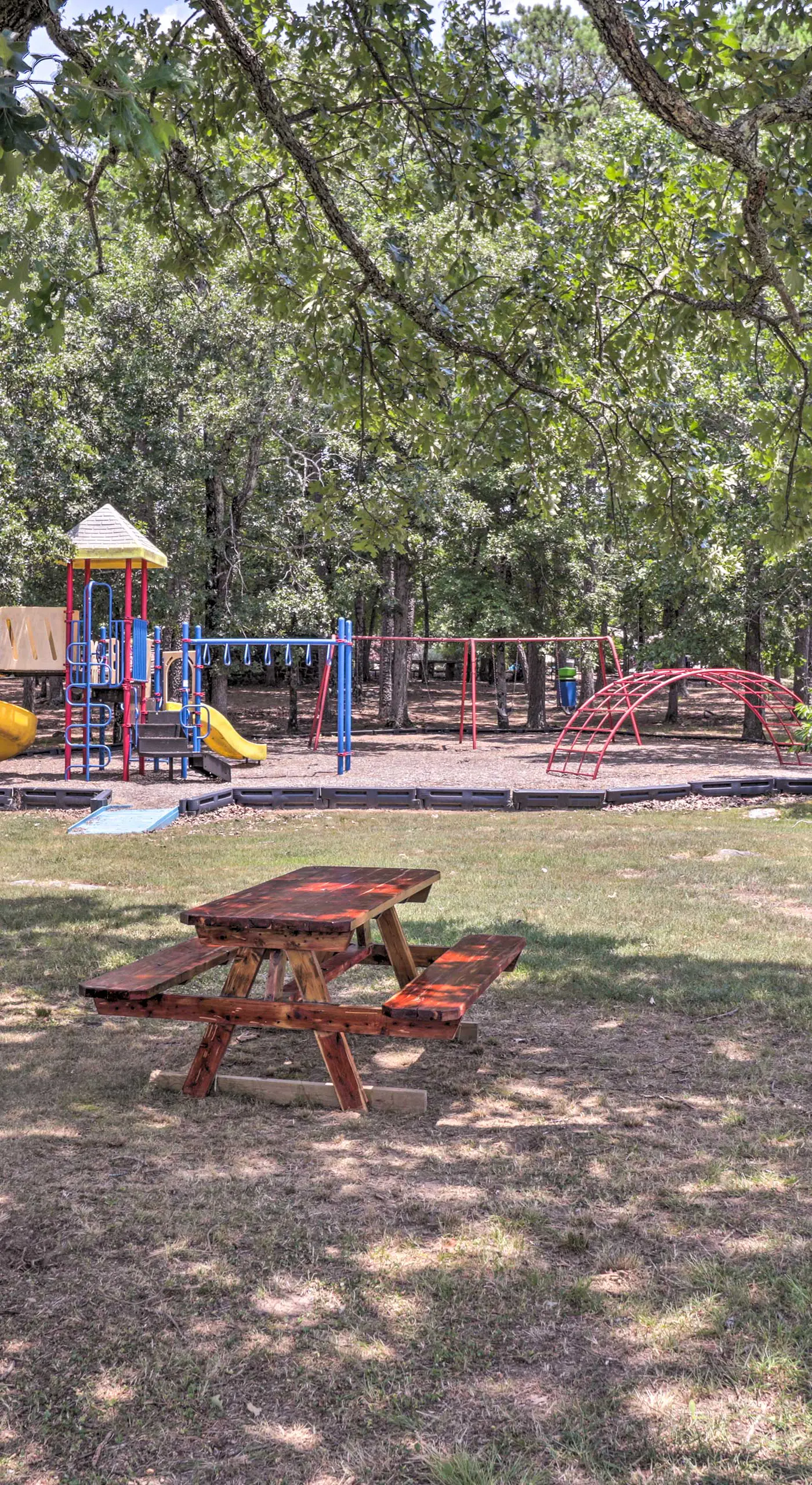 4 Mi to Greers Ferry Lake: Condo w/ Deck & Balcony