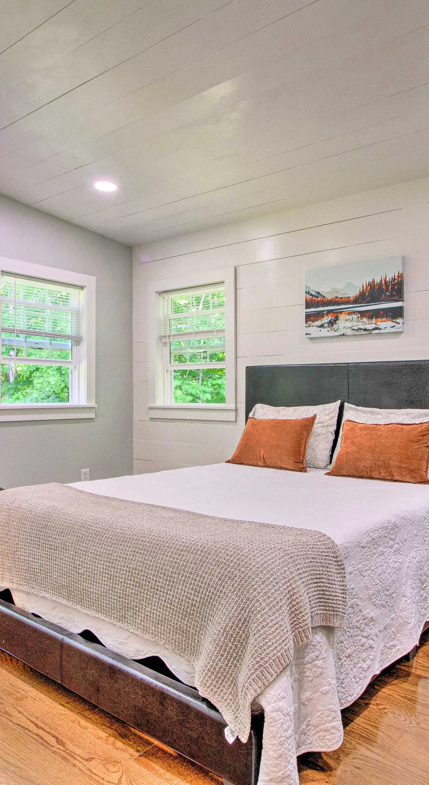Stylish Mountain Home Near Ski, Golf + Manchester!