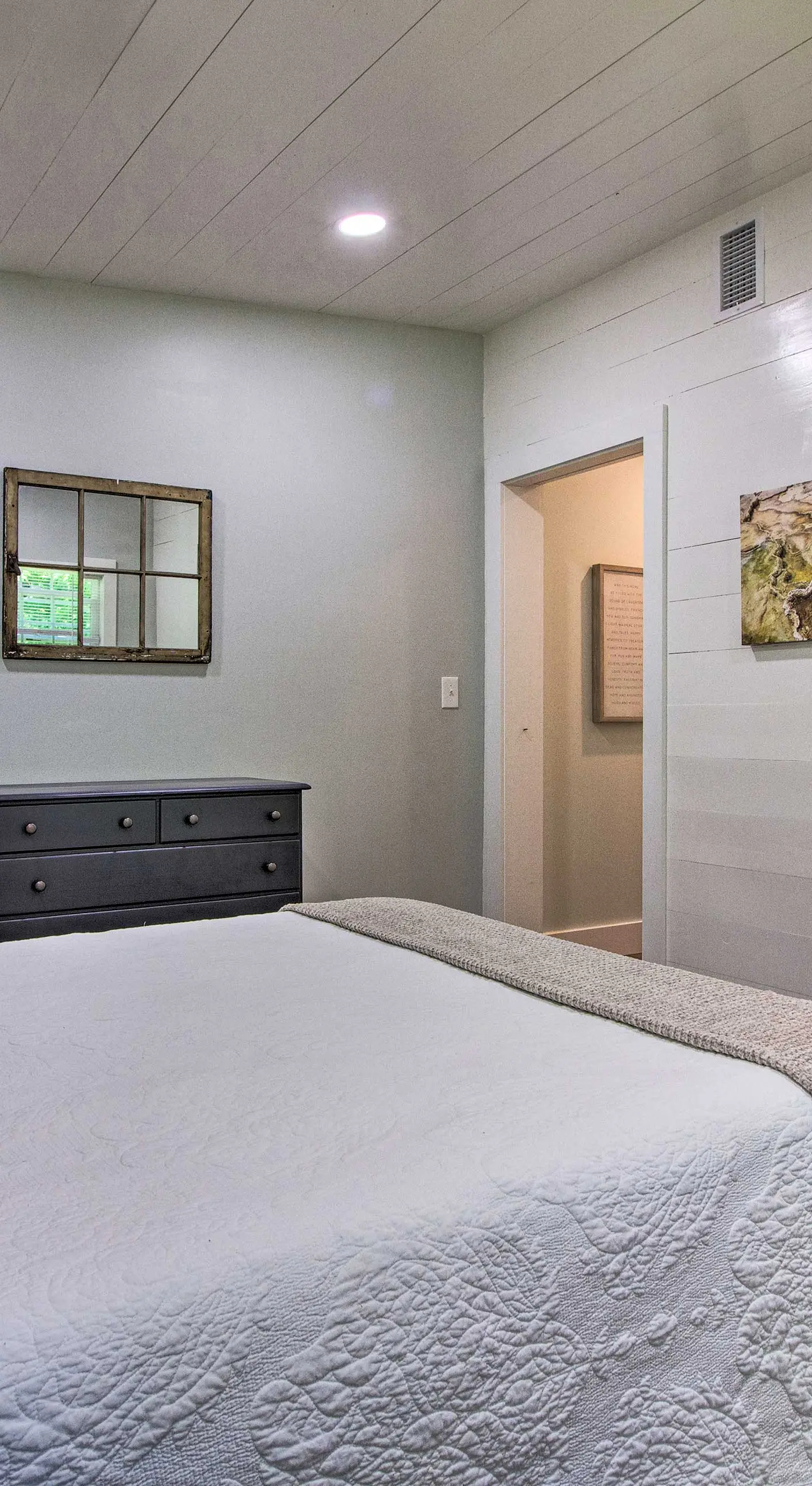 Stylish Mountain Home Near Ski, Golf + Manchester!