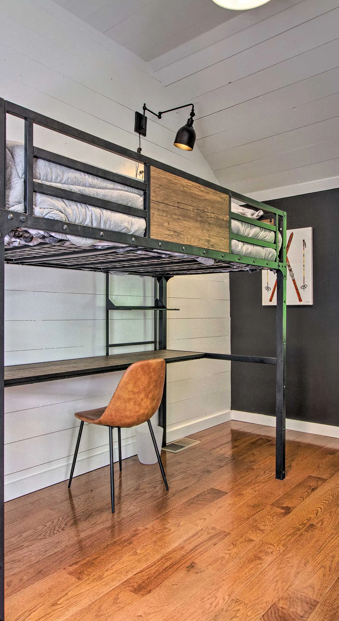 Stylish Mountain Home Near Ski, Golf + Manchester!