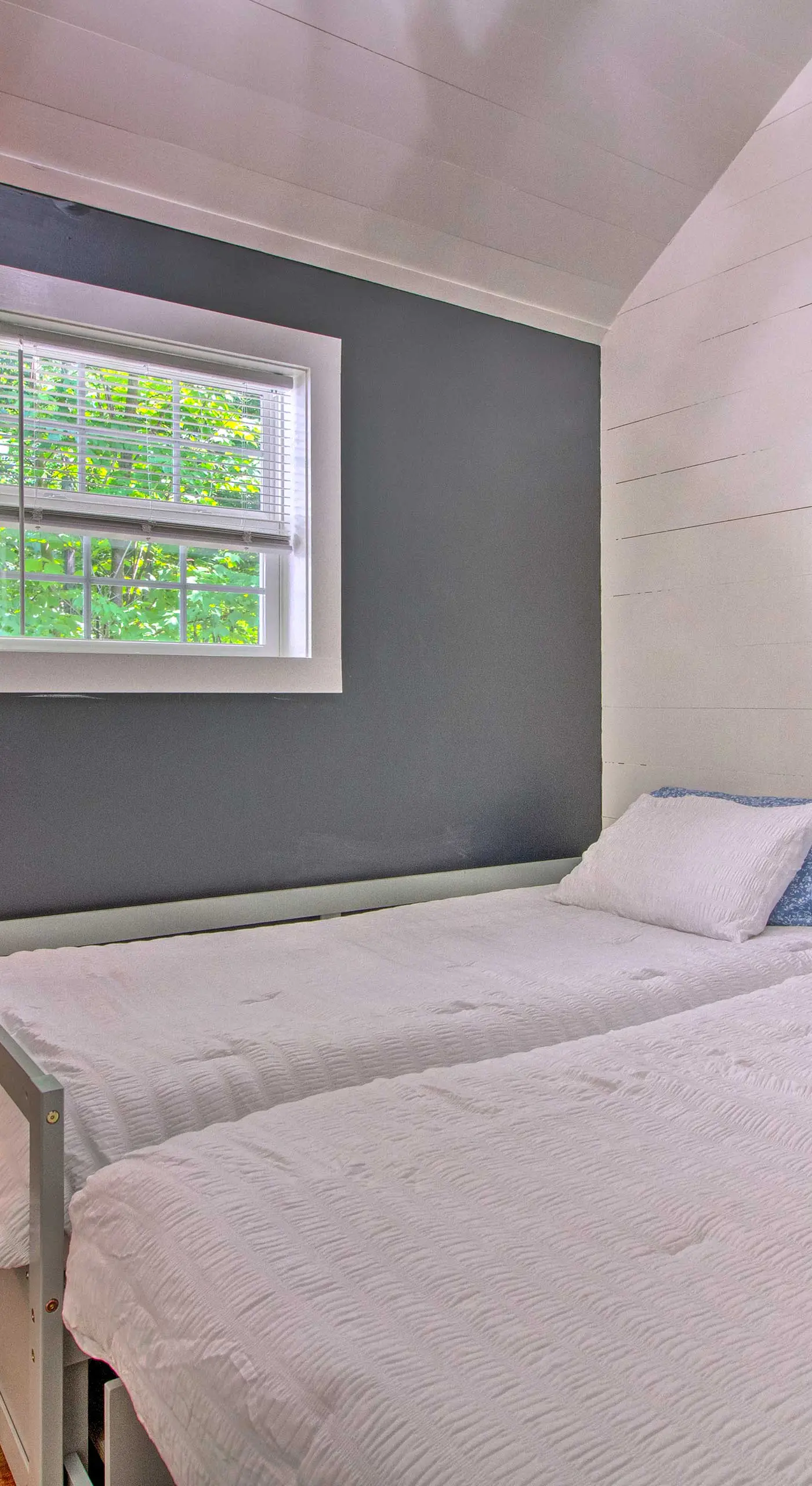 Stylish Mountain Home Near Ski, Golf + Manchester!