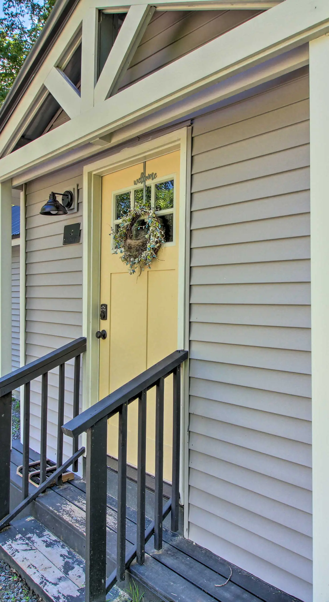 Stylish Mountain Home Near Ski, Golf + Manchester!