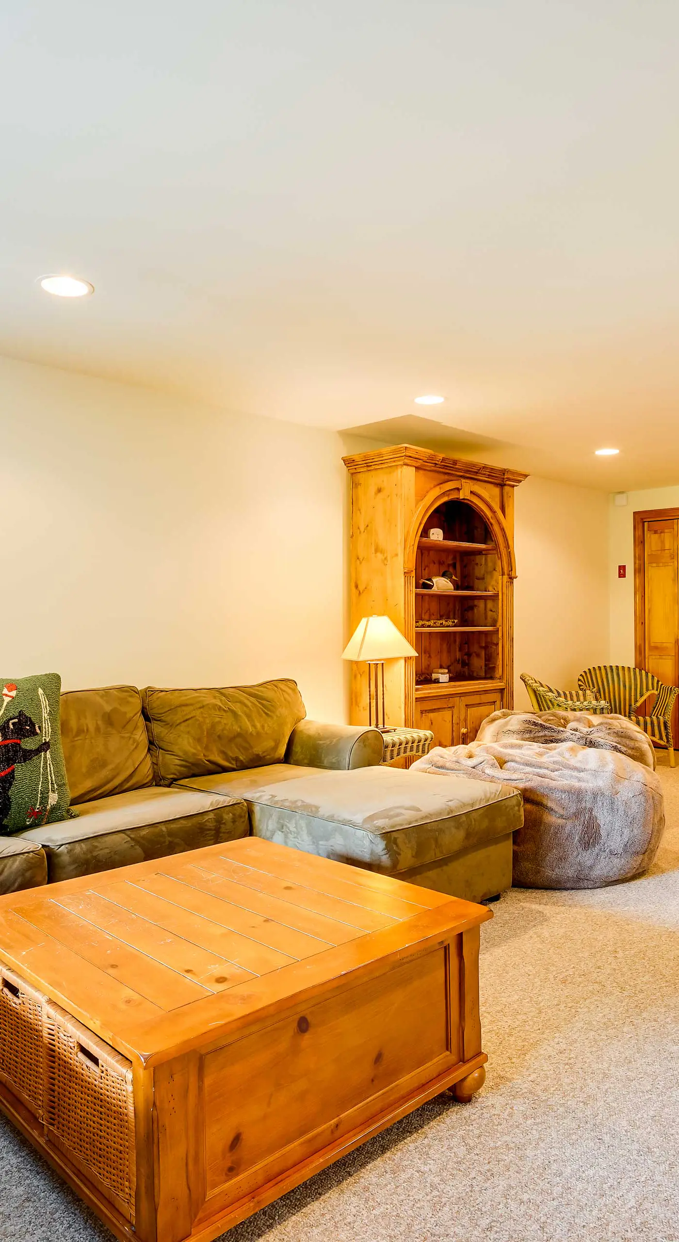 Winhall Home w/ Deck + Views, 6 Mi to Ski Slopes!
