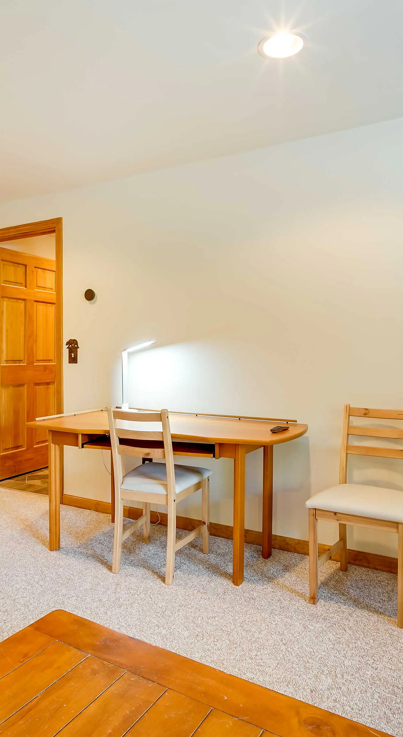 Winhall Home w/ Deck + Views, 6 Mi to Ski Slopes!
