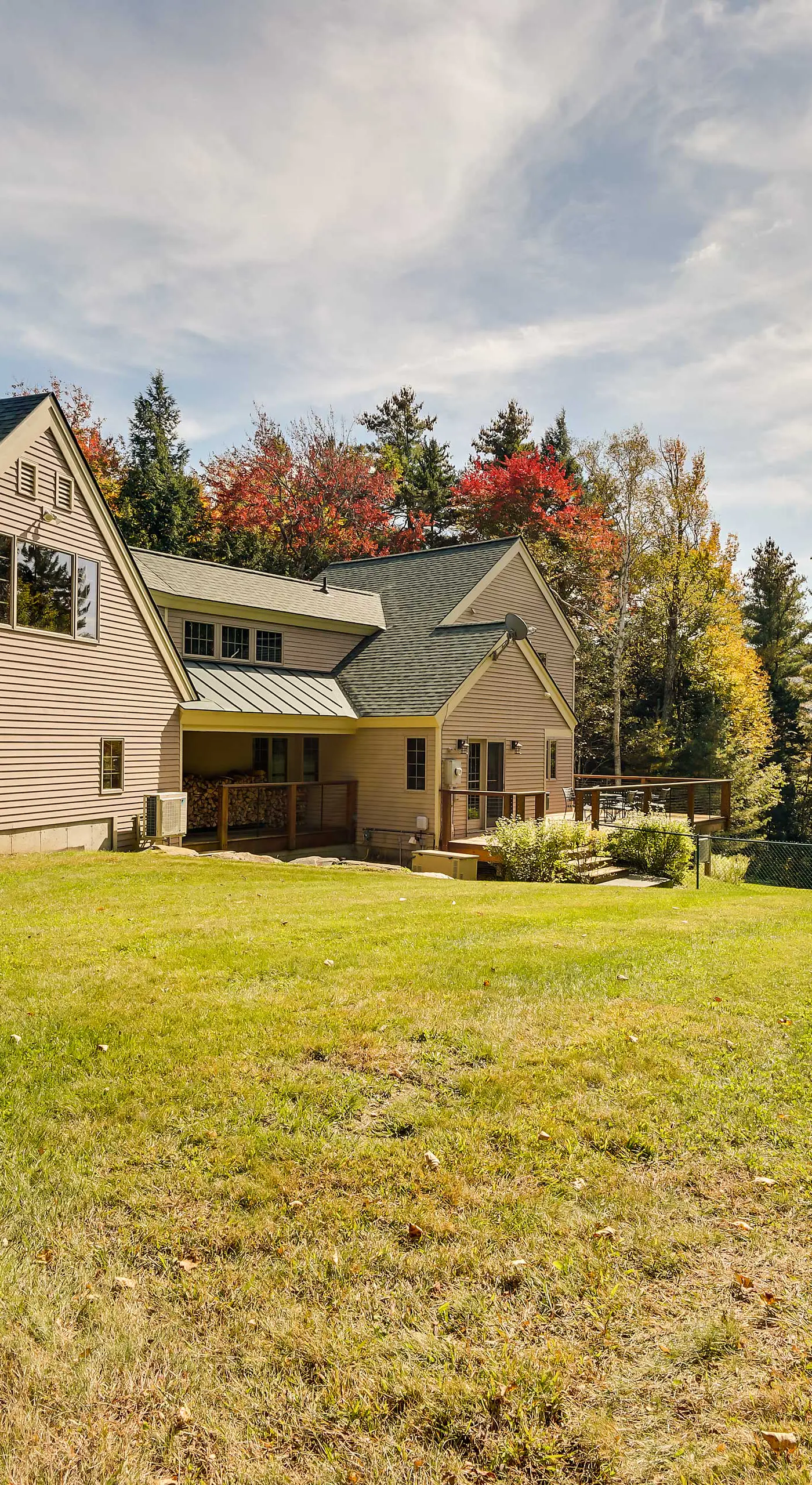 Winhall Home w/ Deck + Views, 6 Mi to Ski Slopes!