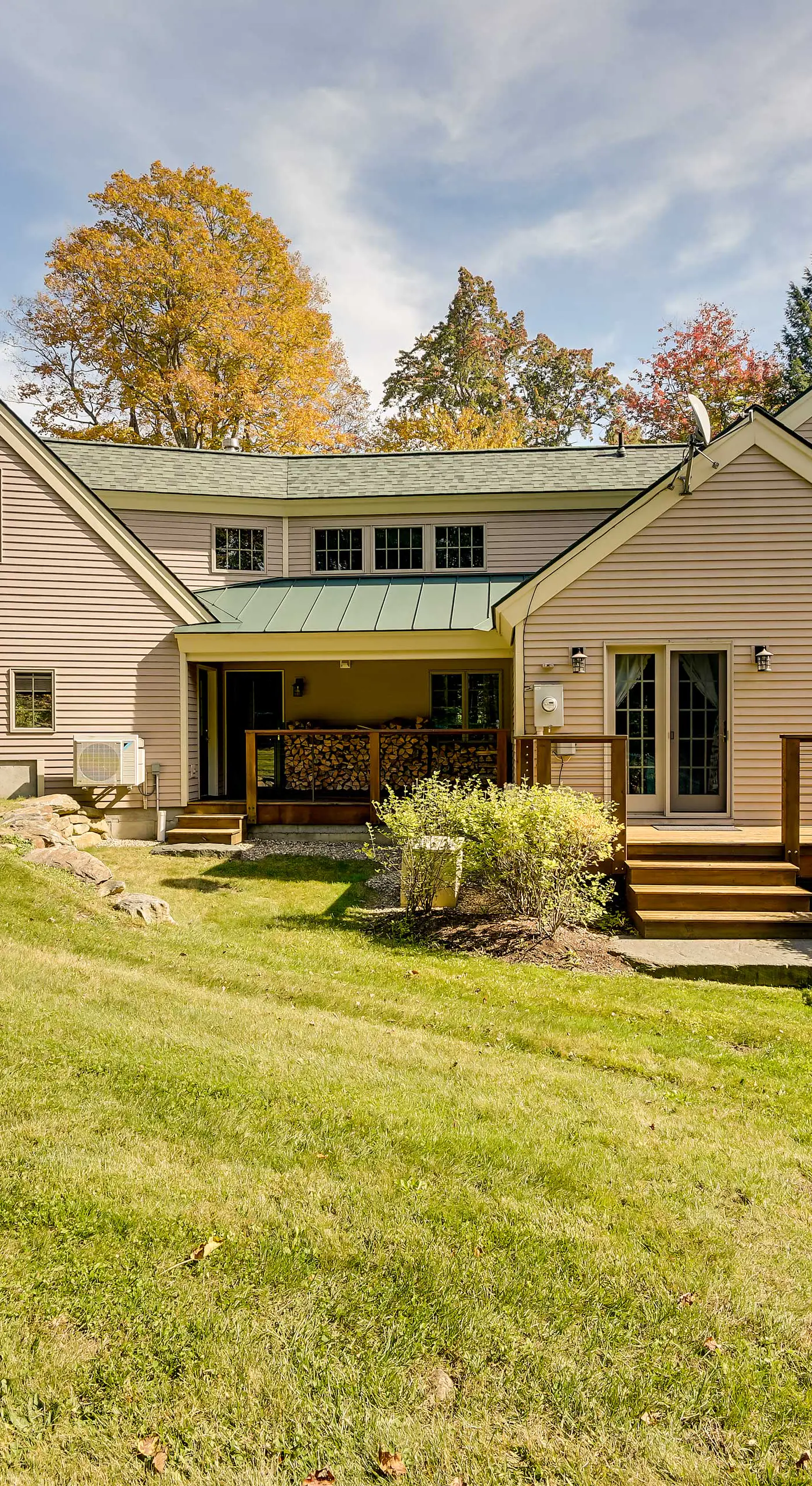 Winhall Home w/ Deck + Views, 6 Mi to Ski Slopes!
