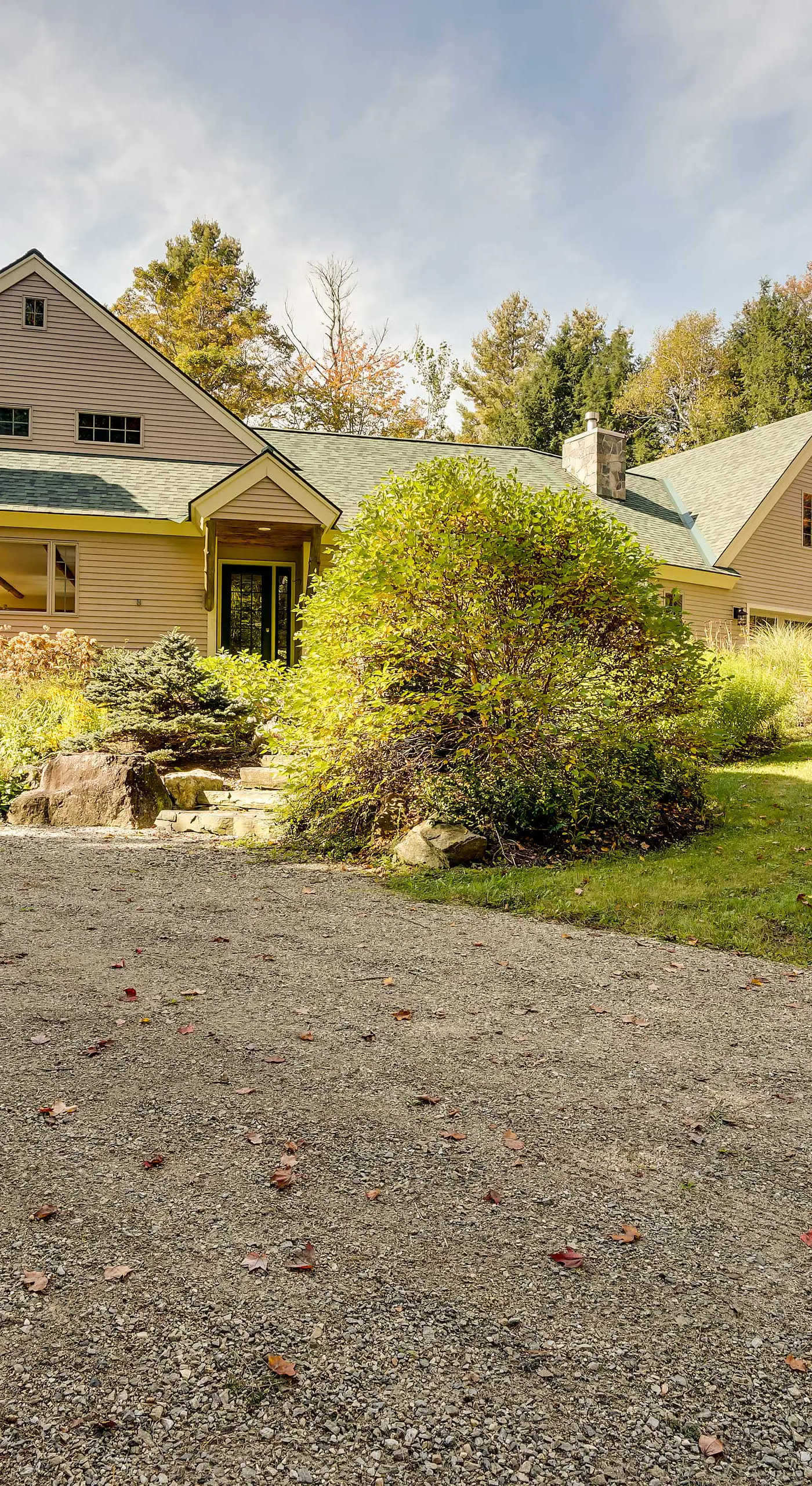 Winhall Home w/ Deck + Views, 6 Mi to Ski Slopes!