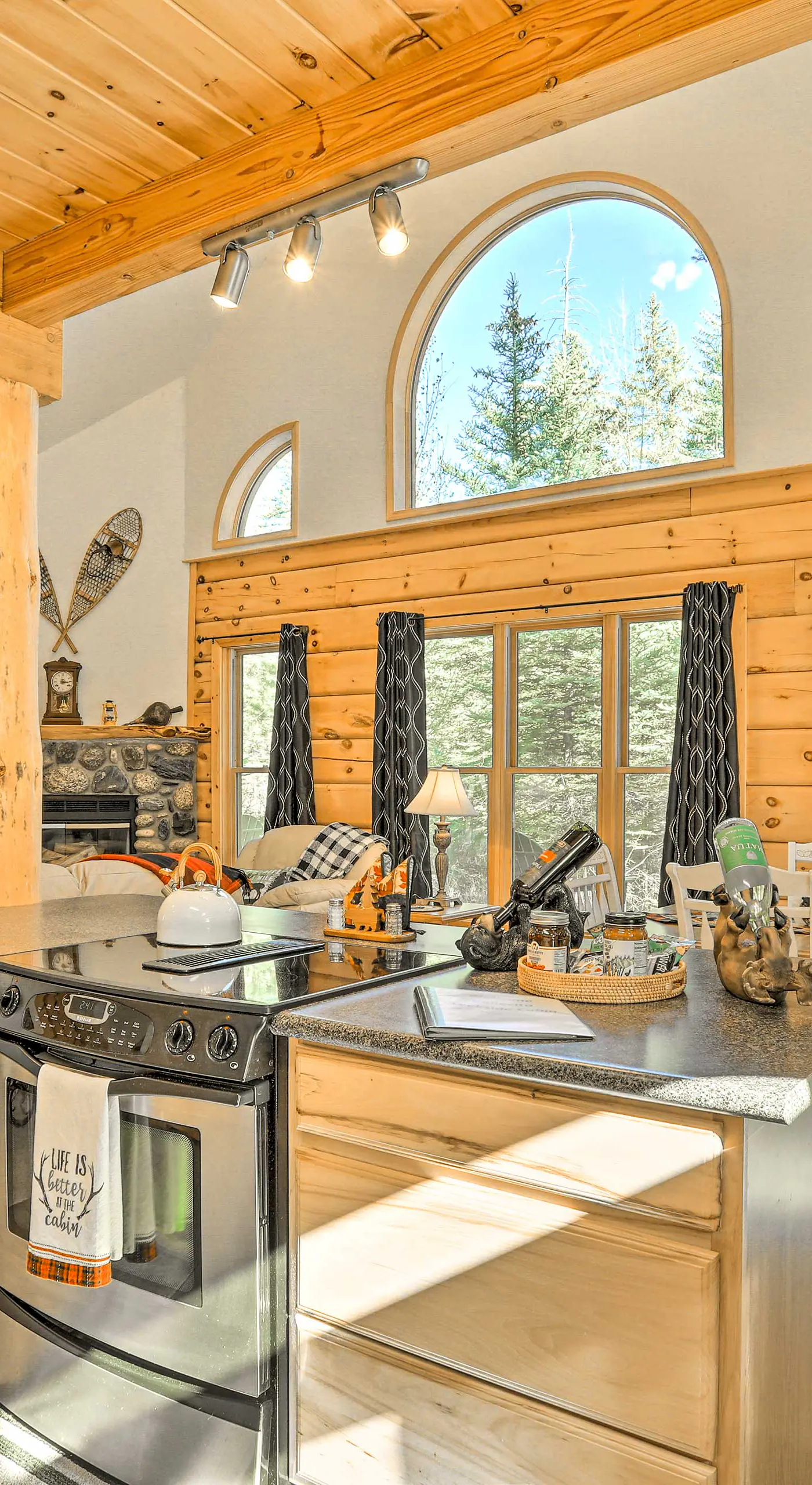 Bayfield Cabin w/ Wraparound Deck & Fire Pit