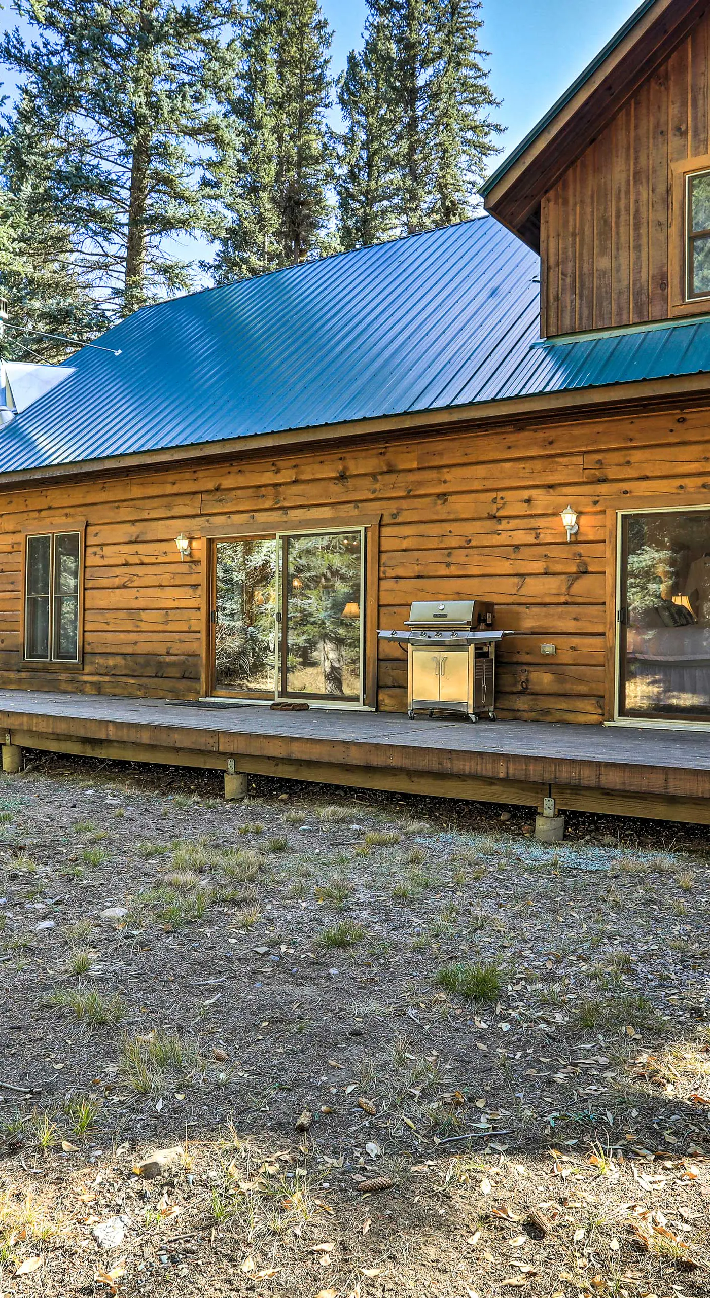 Bayfield Cabin w/ Wraparound Deck & Fire Pit