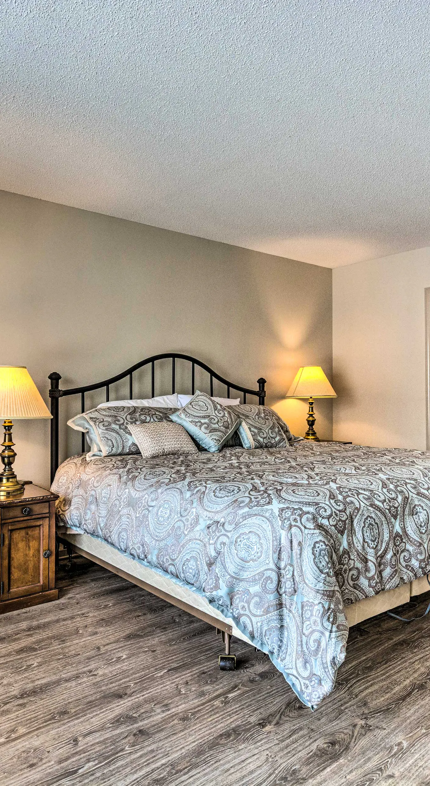 Single-Story Fairfield Bay Condo w/ Deck!
