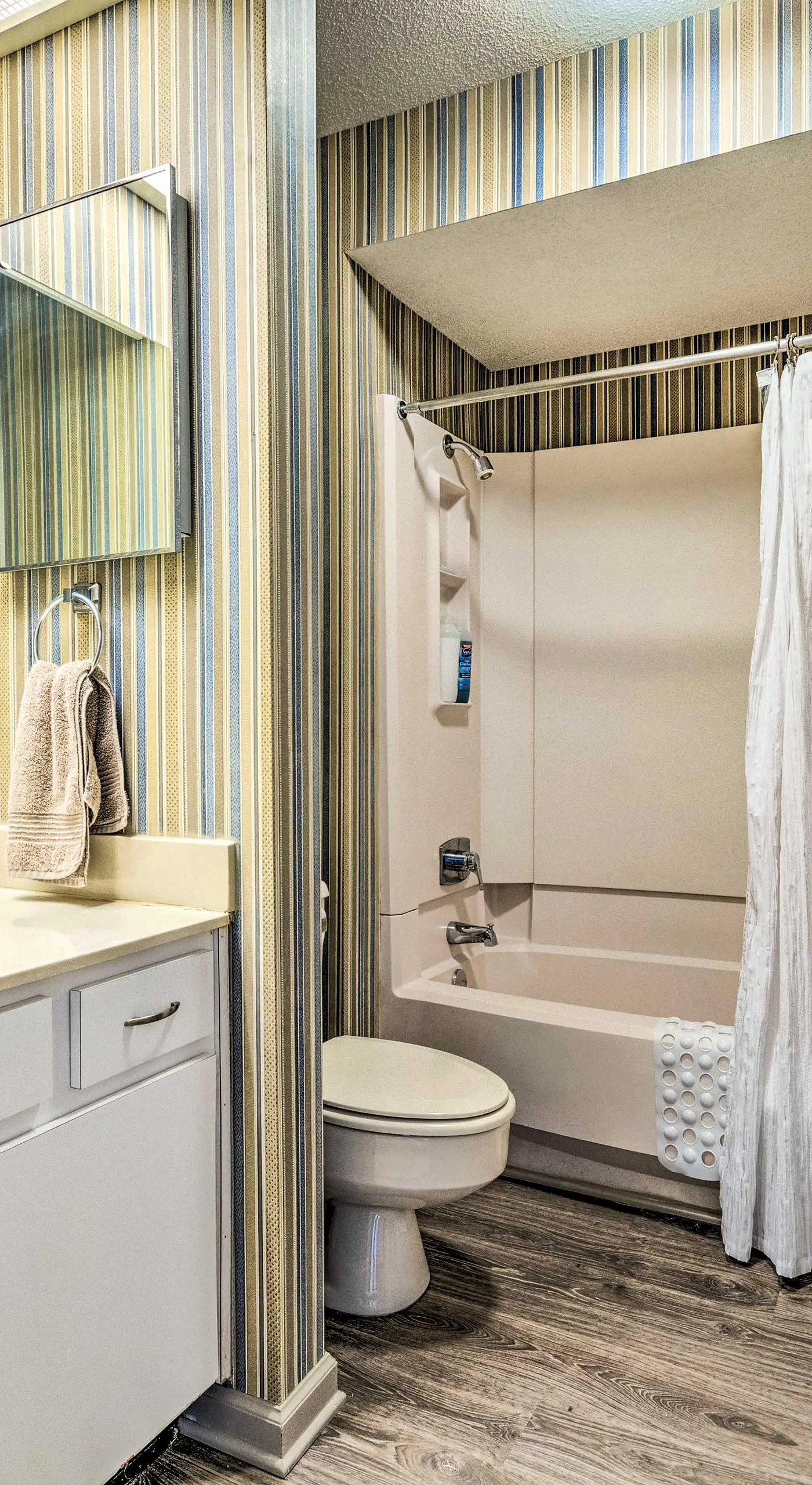 Single-Story Fairfield Bay Condo w/ Deck!