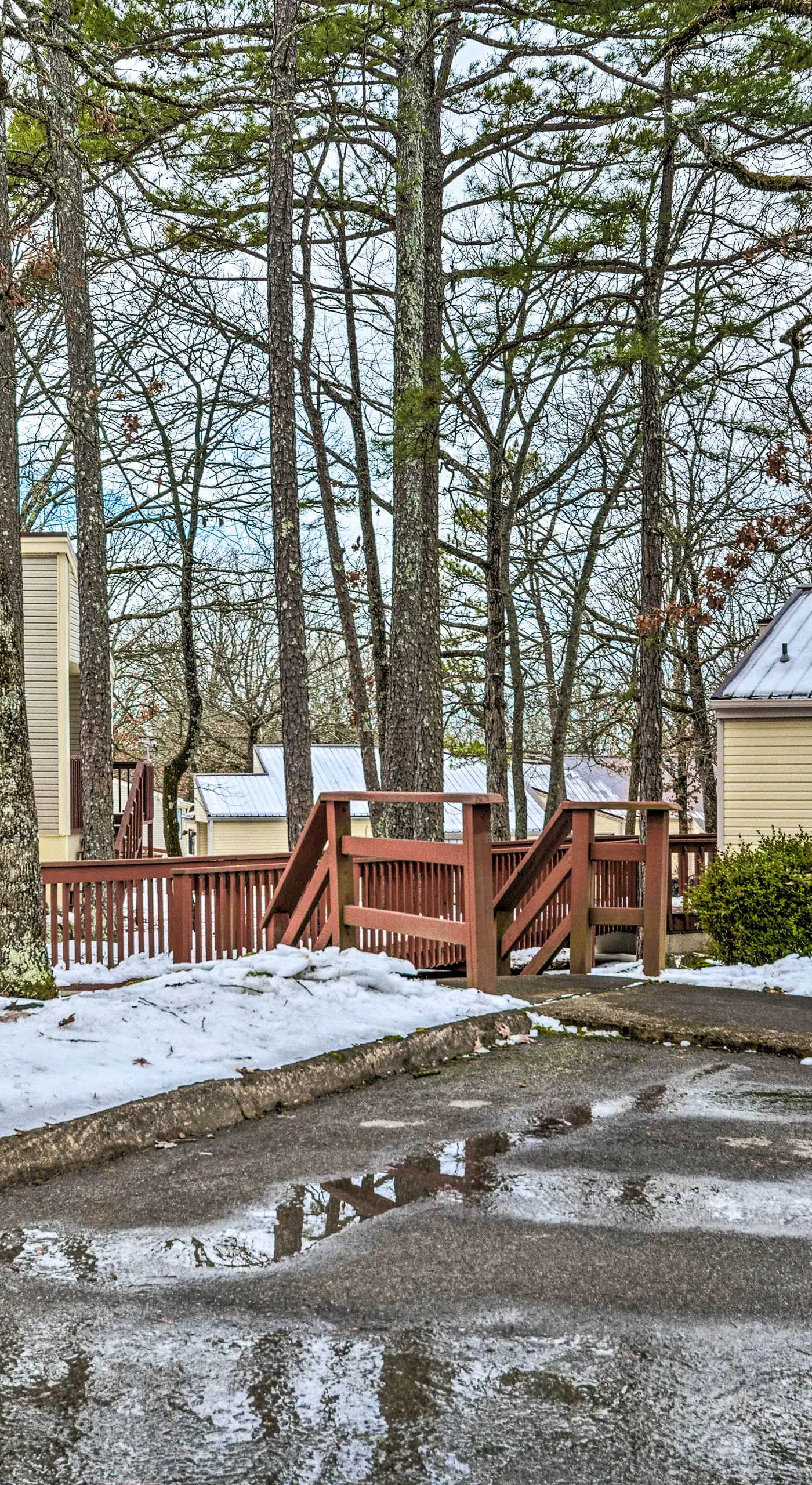 Single-Story Fairfield Bay Condo w/ Deck!