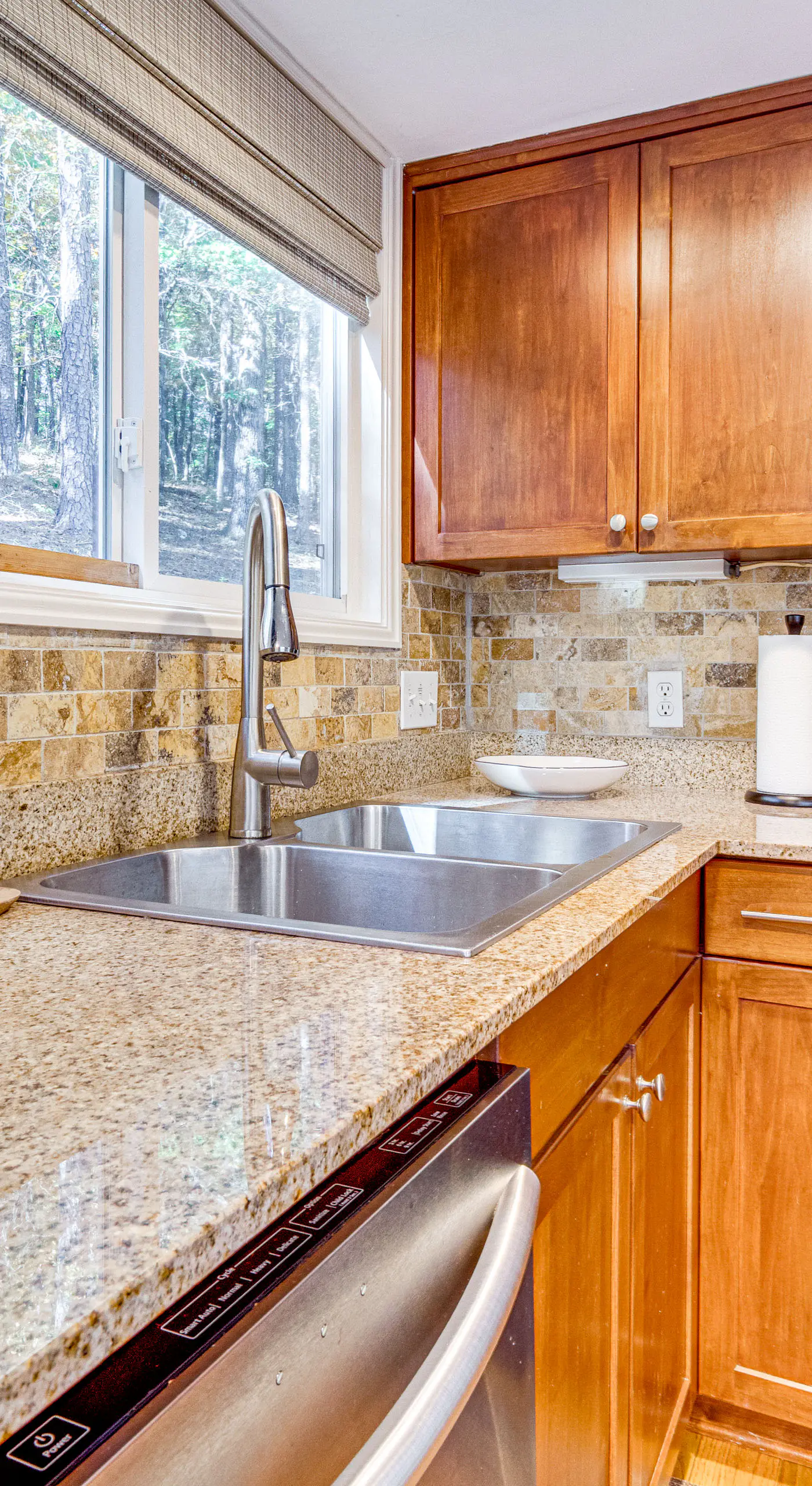 Fairfield Bay Home w/ Pool Access & Boat Slip