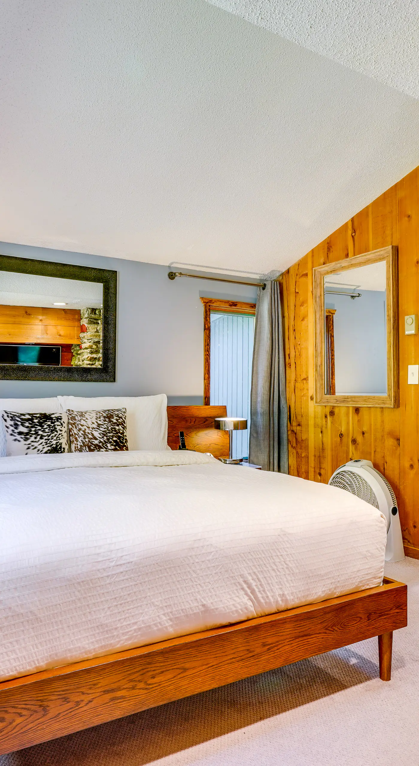 Stratton Shuttle Access! Vermont Mountain Hideaway