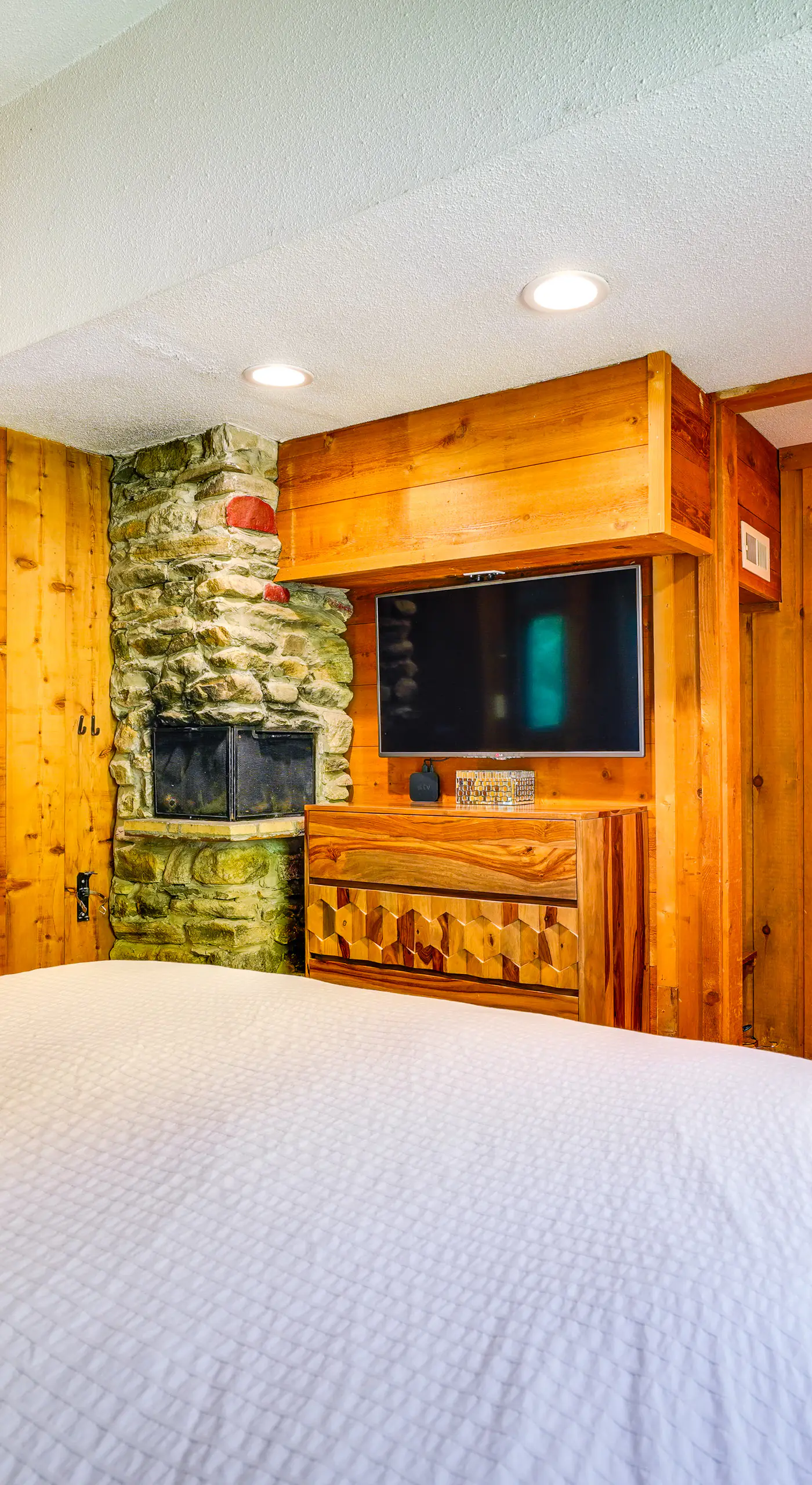 Stratton Shuttle Access! Vermont Mountain Hideaway