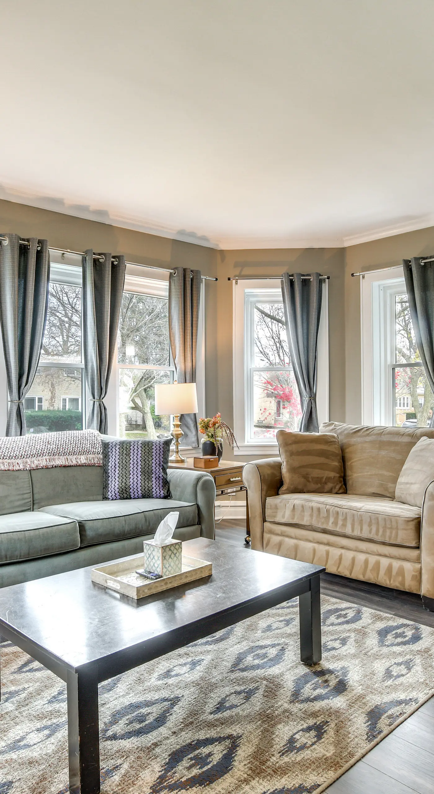 Pet-Friendly Family Apartment - Near NU Campus!
