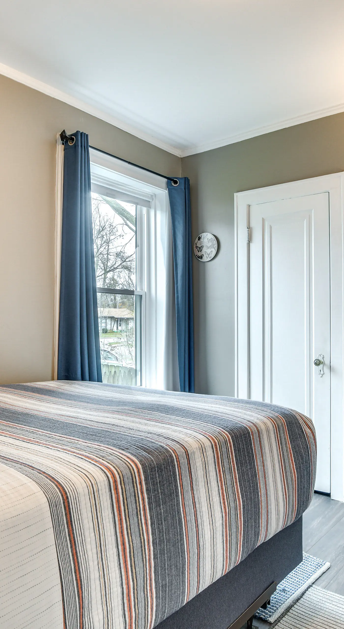 Pet-Friendly Family Apartment - Near NU Campus!