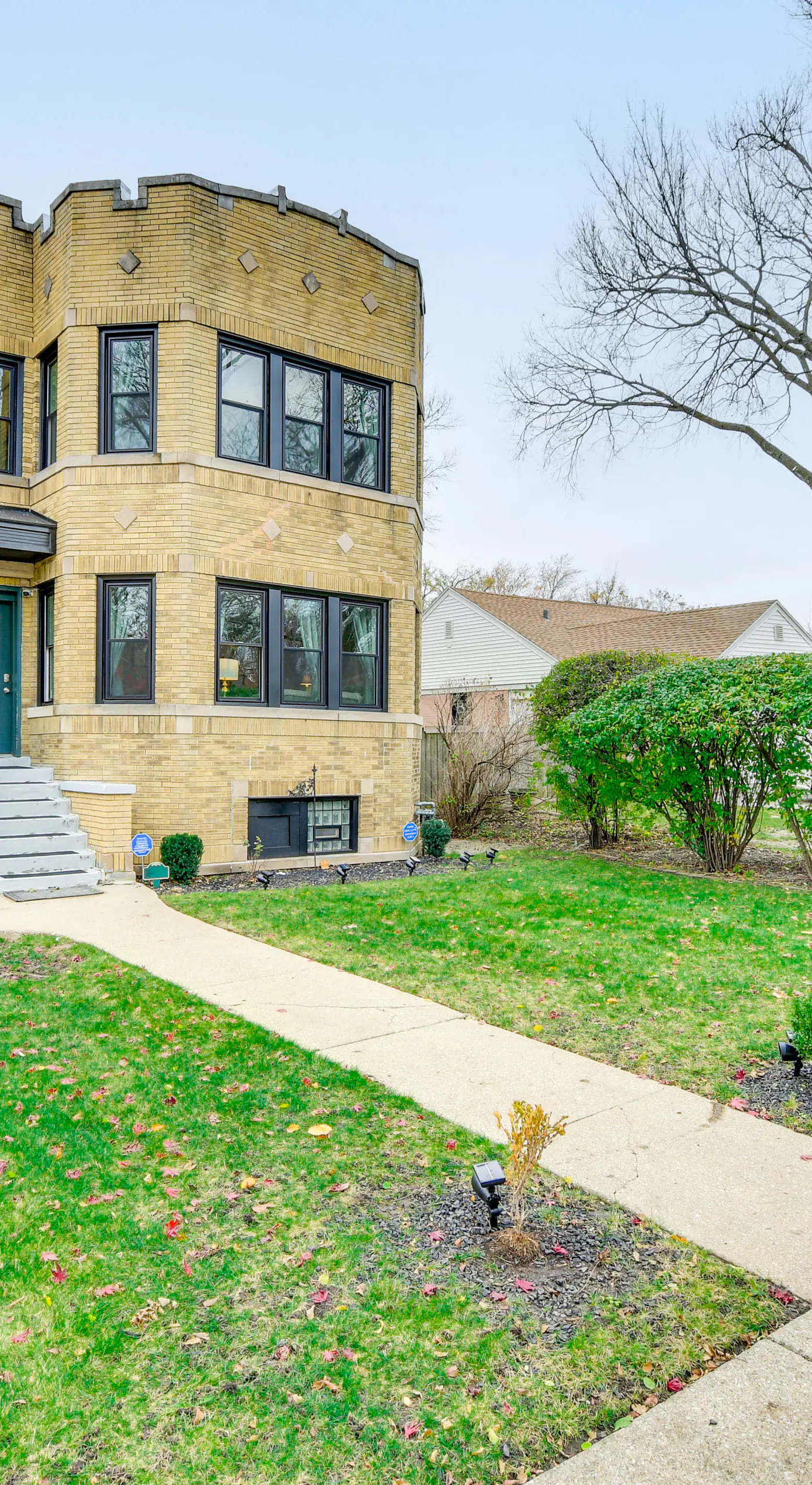 Pet-Friendly Family Apartment - Near NU Campus!