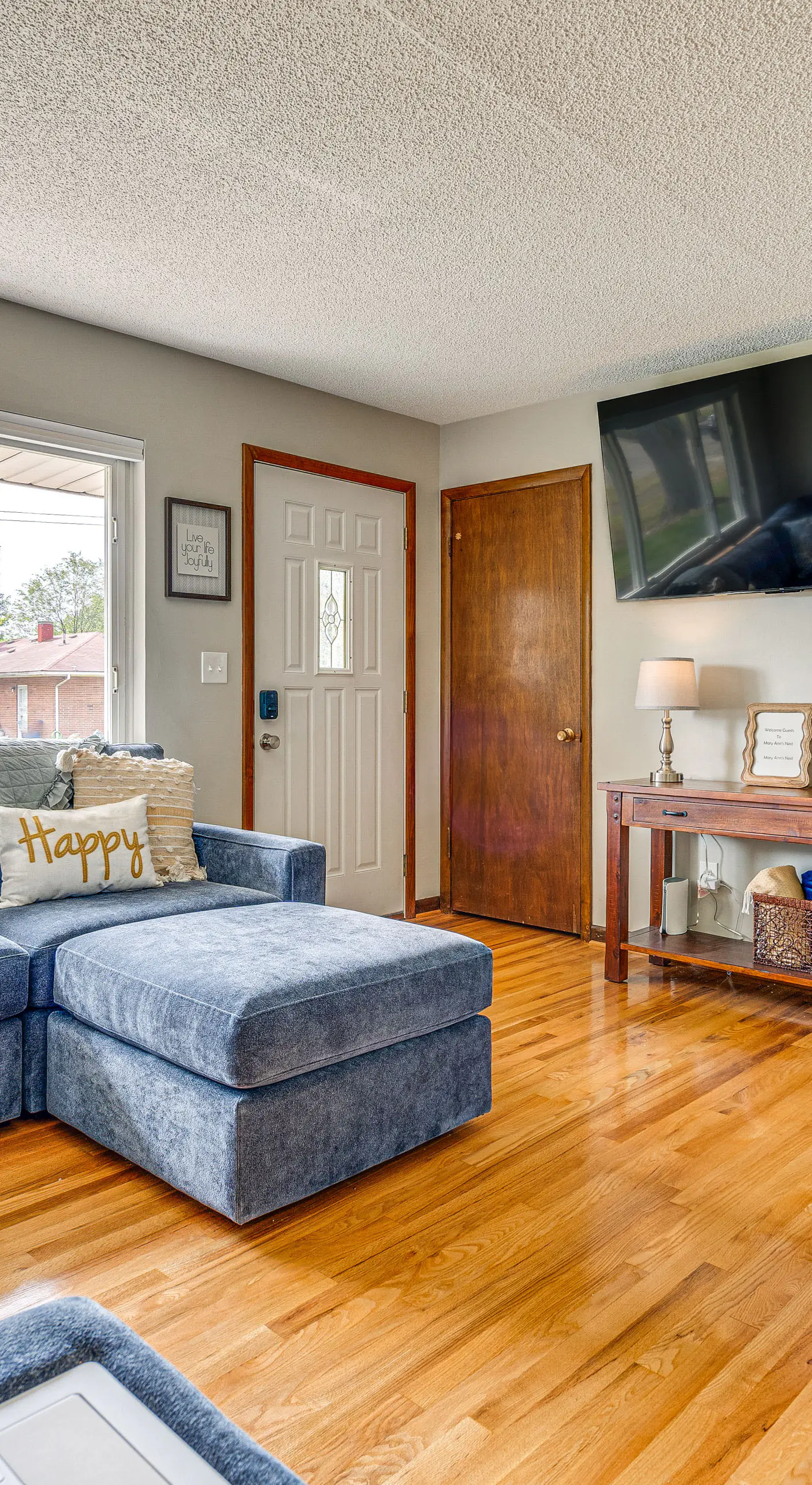 7 Mi to Downtown Columbus: Family Getaway w/ Yard